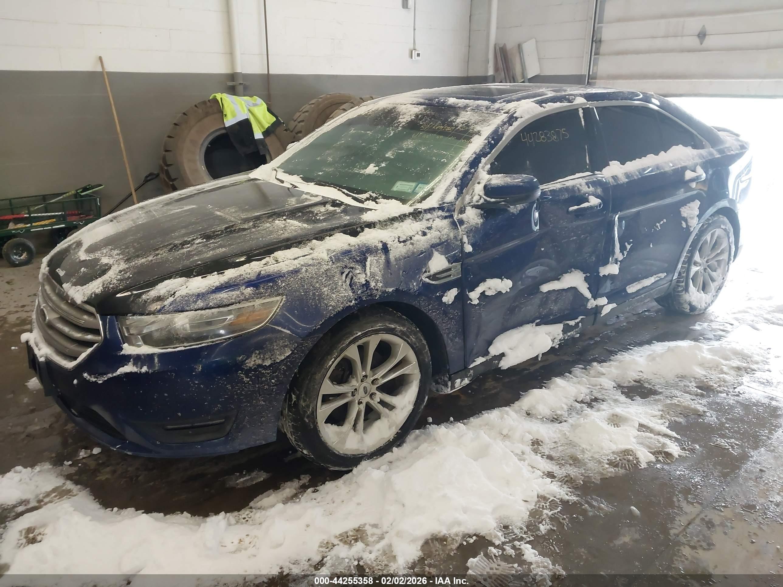 FORD TAURUS image 2