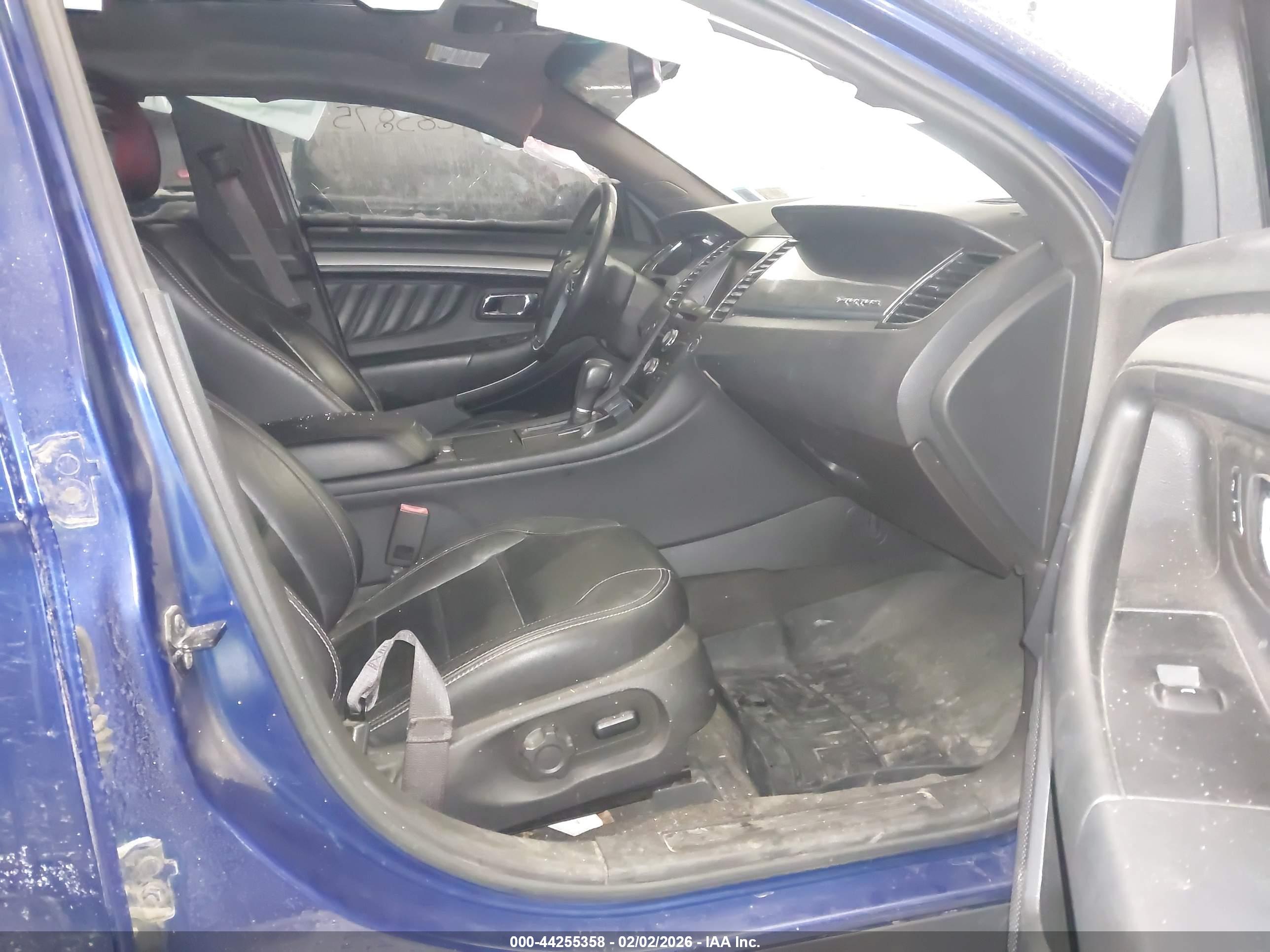 FORD TAURUS image 5