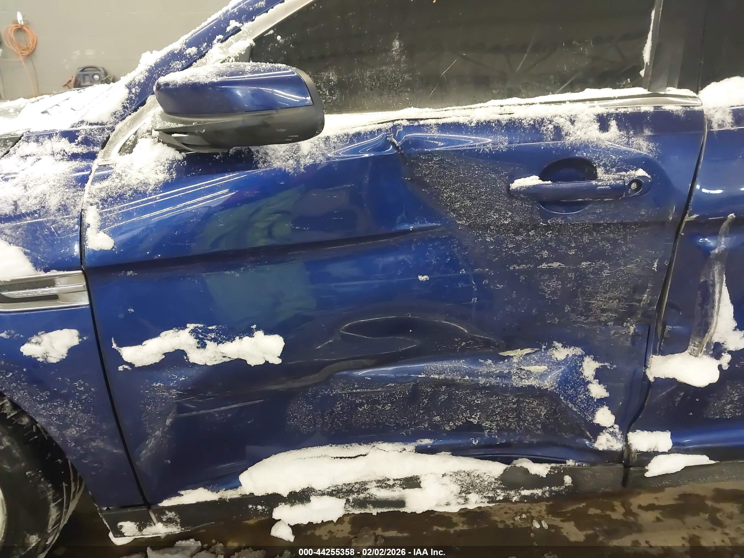 FORD TAURUS image 6