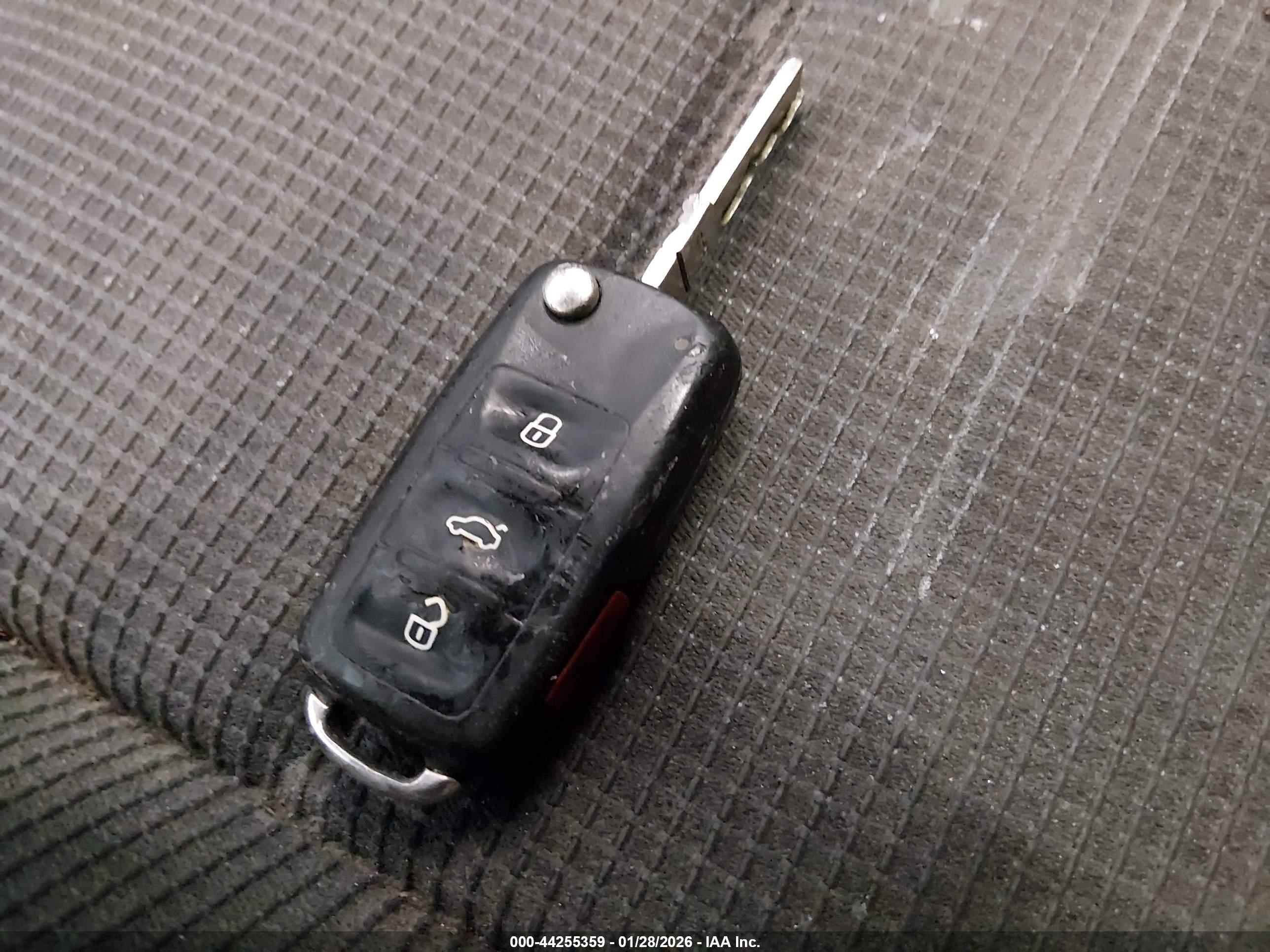 VOLKSWAGEN GOLF image 11