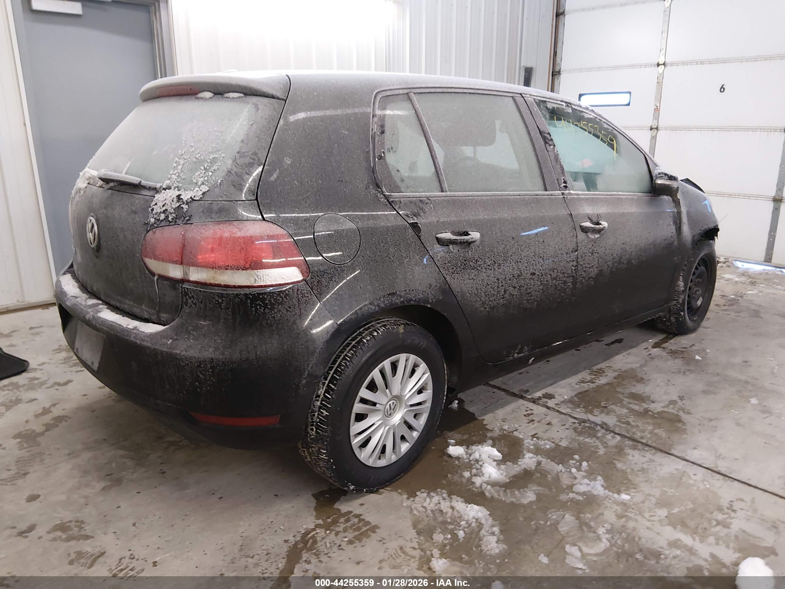 VOLKSWAGEN GOLF image 4