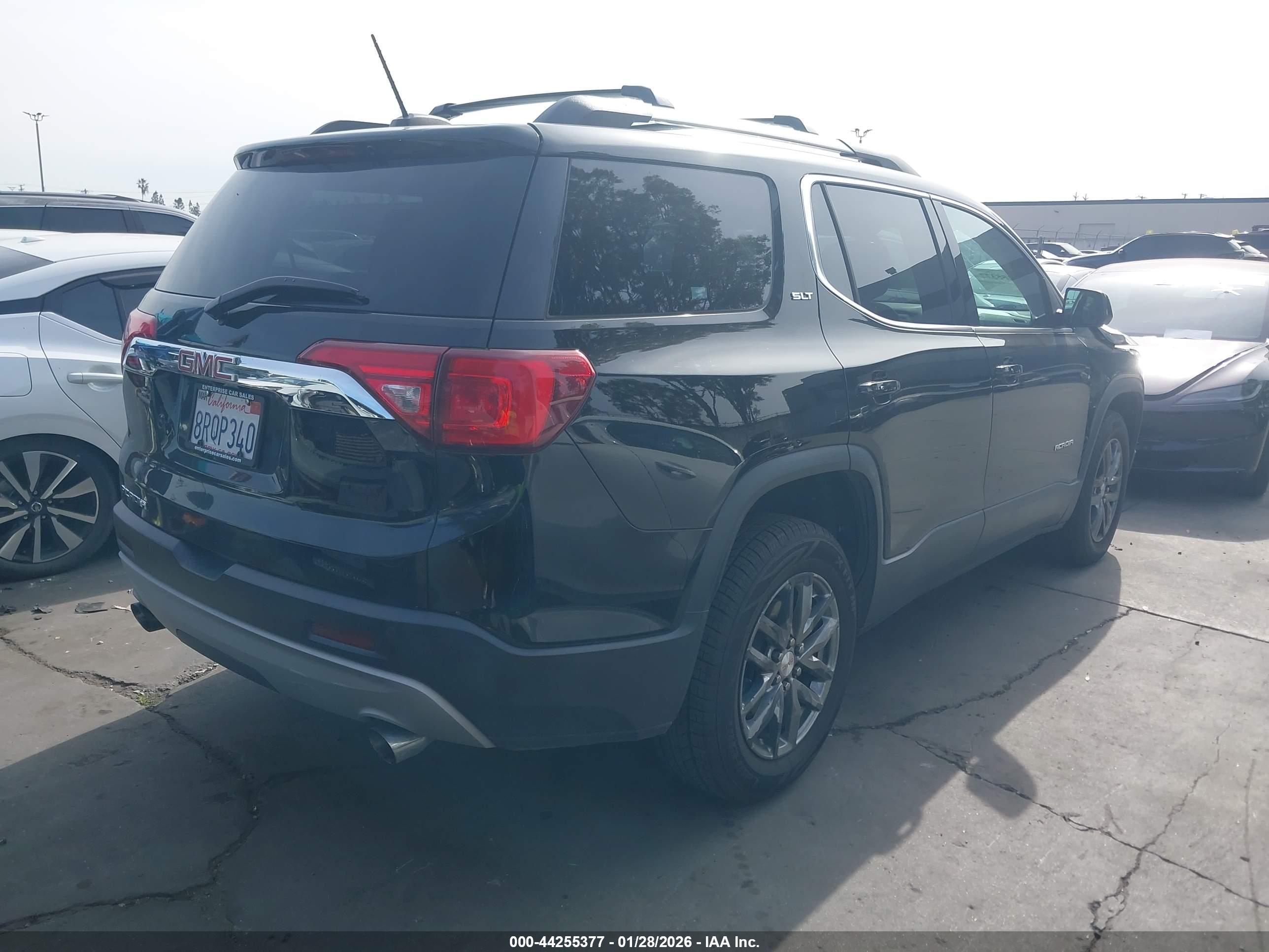 GMC ACADIA image 4