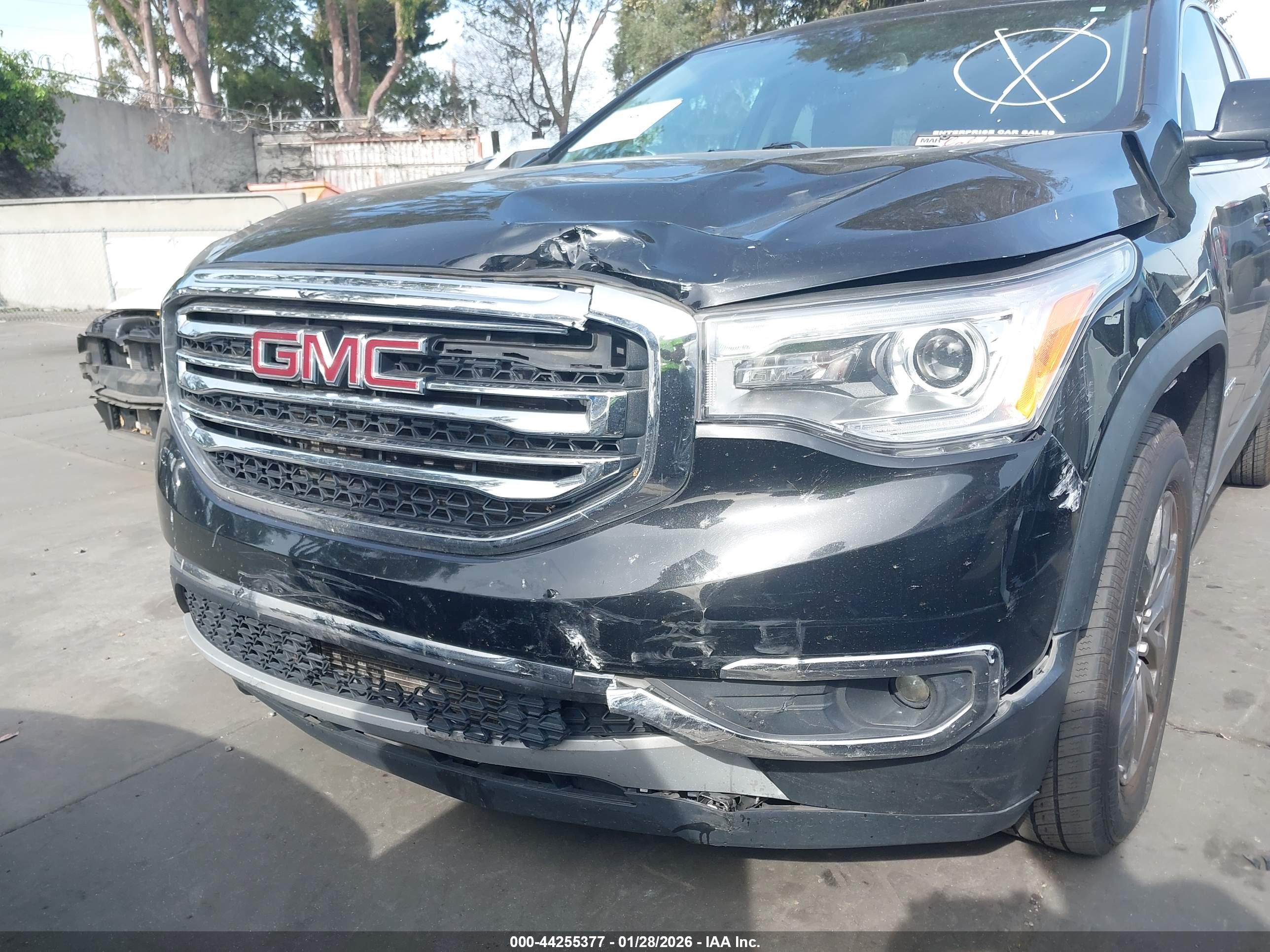 GMC ACADIA image 6