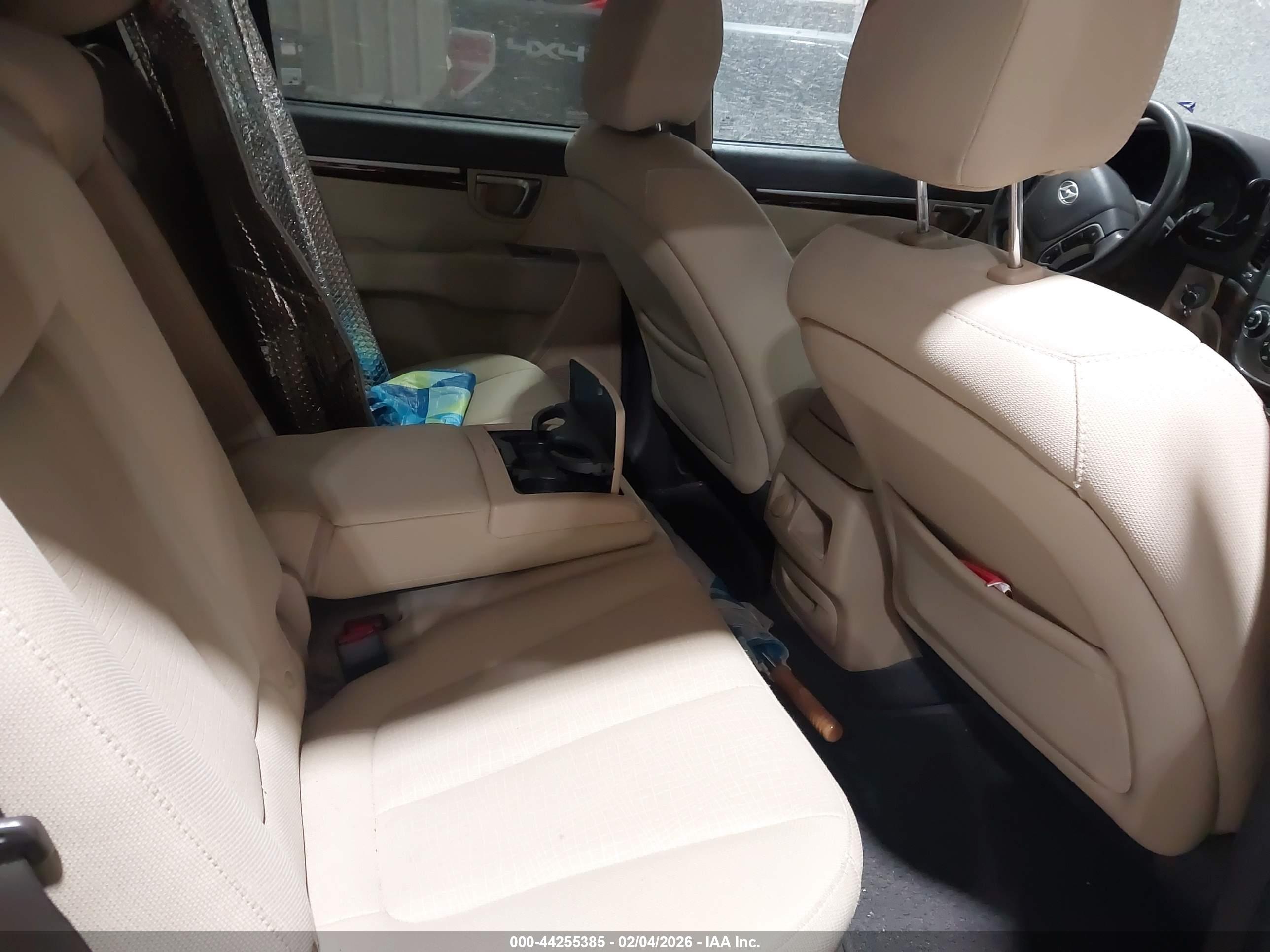 HYUNDAI SANTA image 8