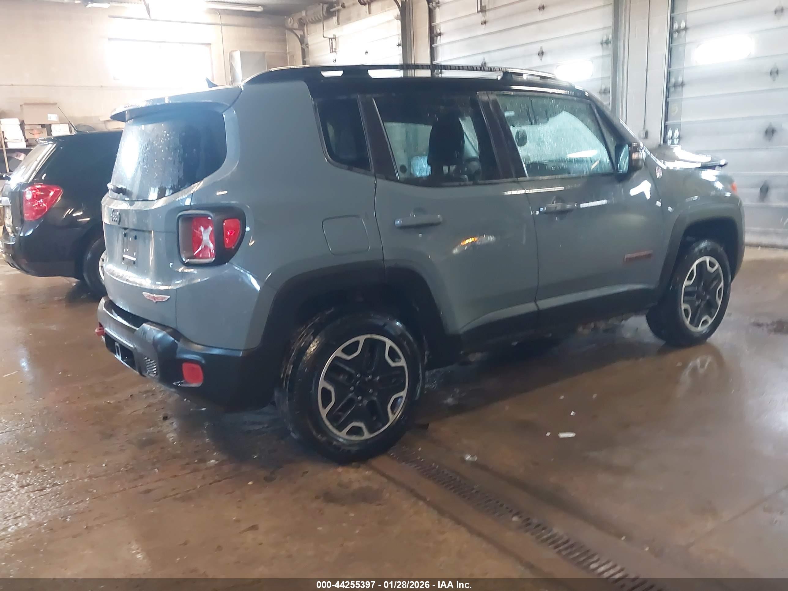 JEEP RENEGADE image 4