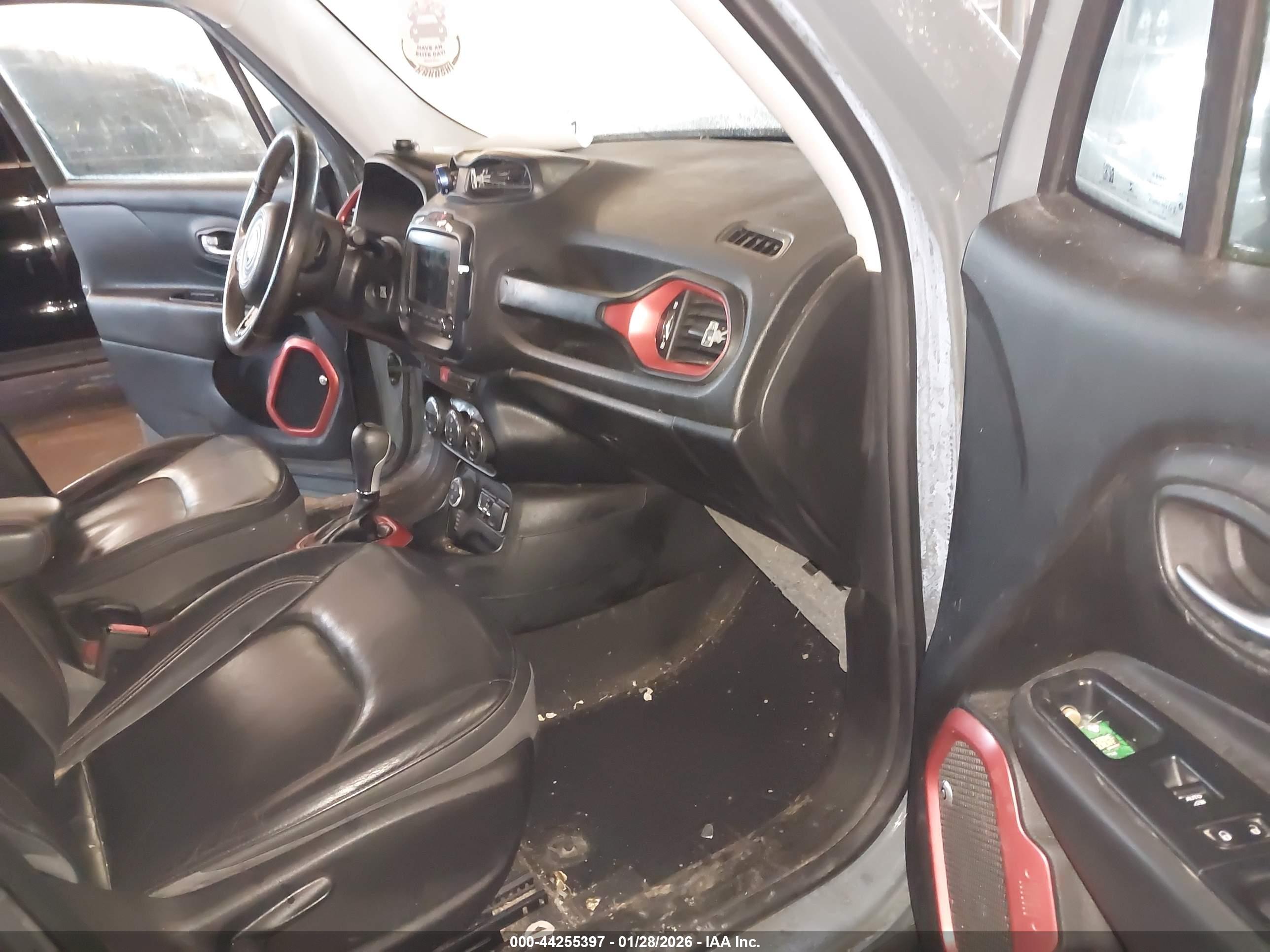 JEEP RENEGADE image 5