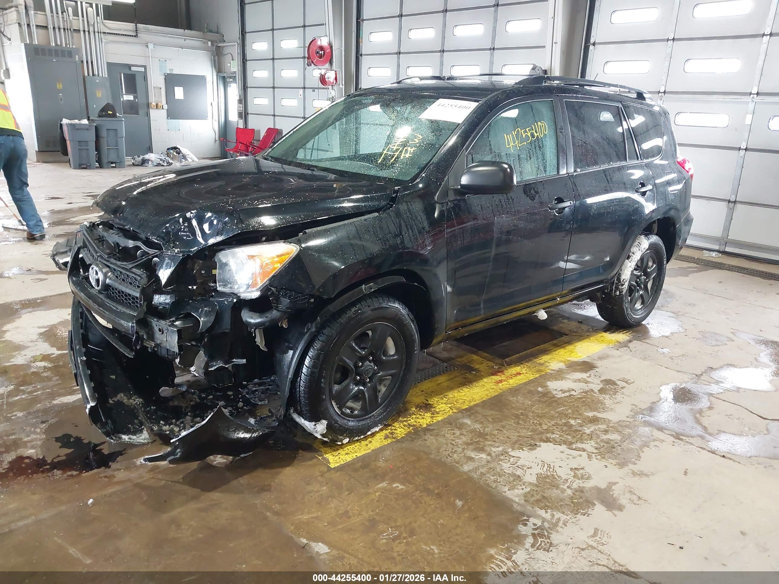 TOYOTA RAV4 image 2