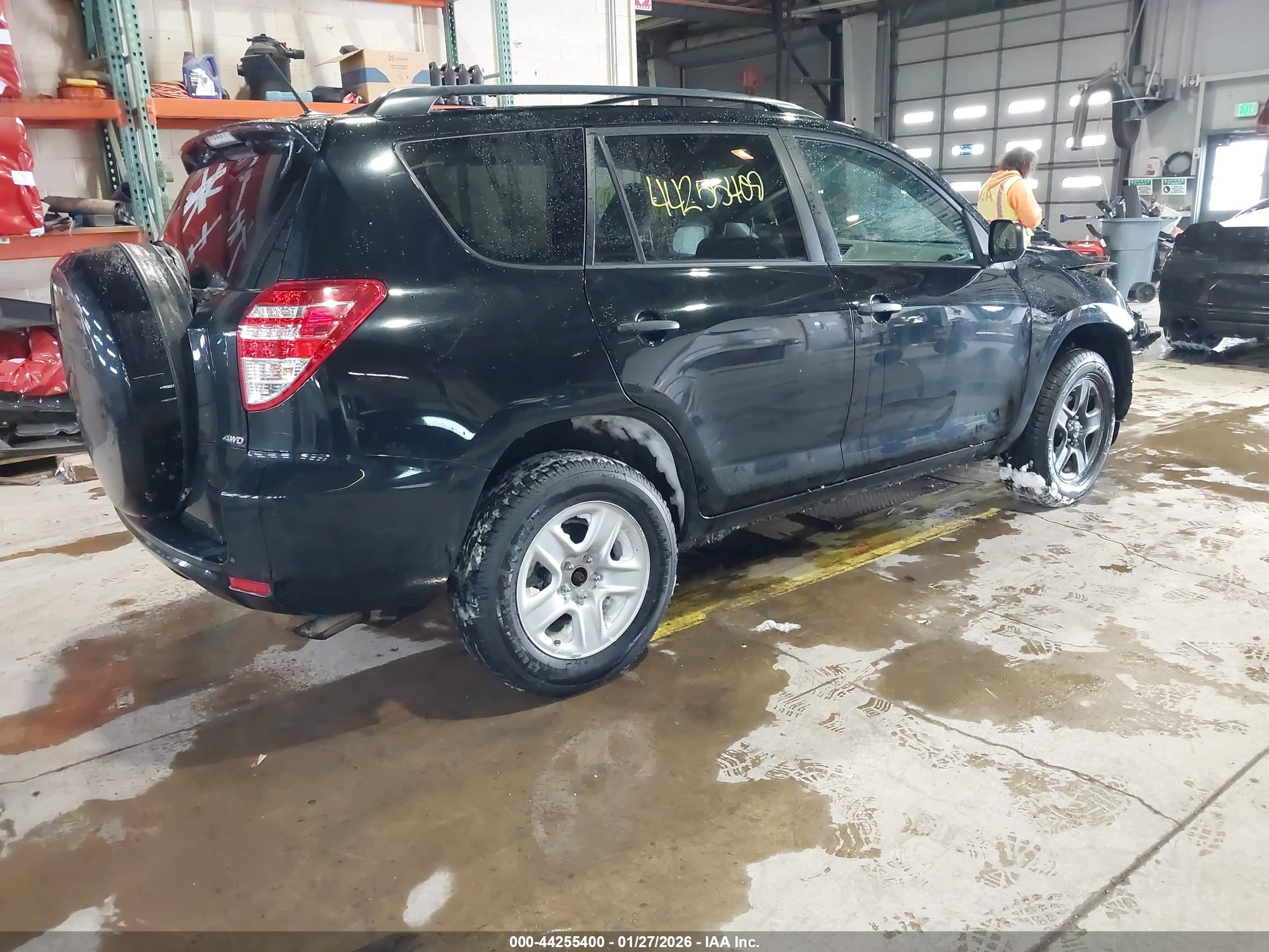TOYOTA RAV4 image 4