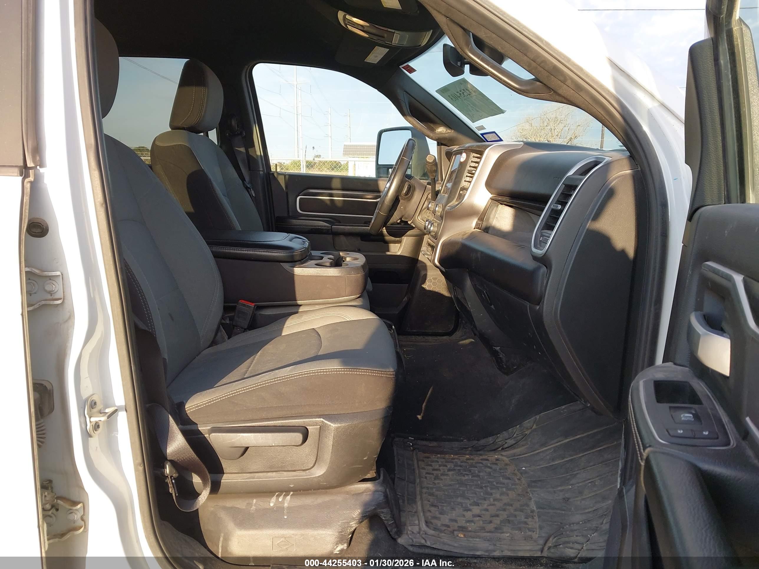 RAM 2500 image 5