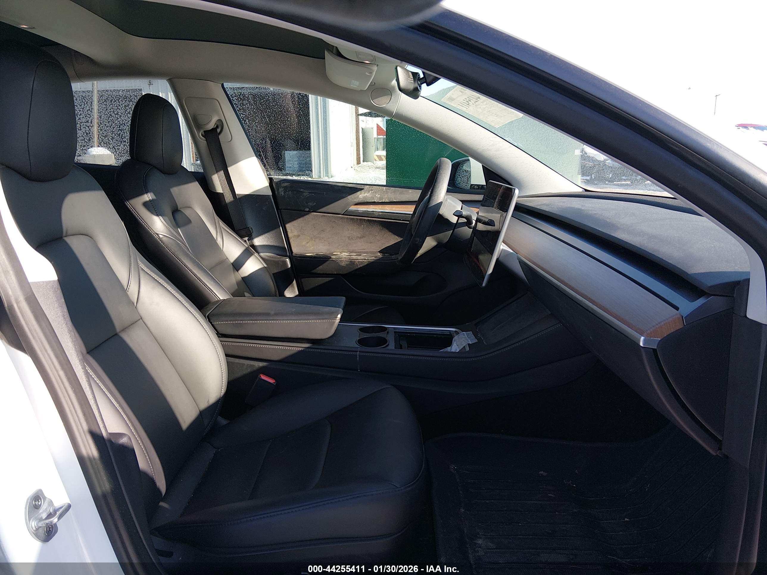 TESLA MODEL image 5