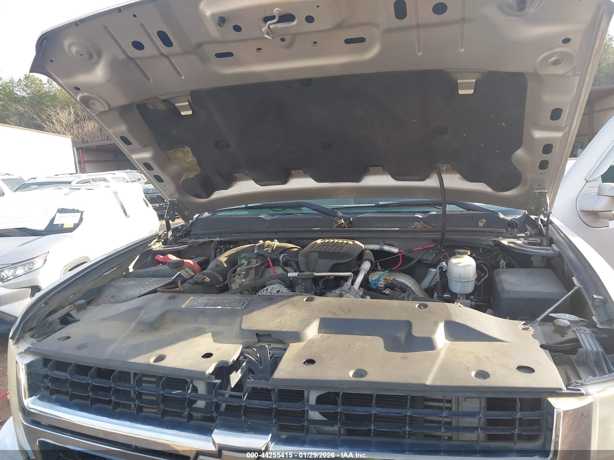 CHEVROLET SILVERADO image 10