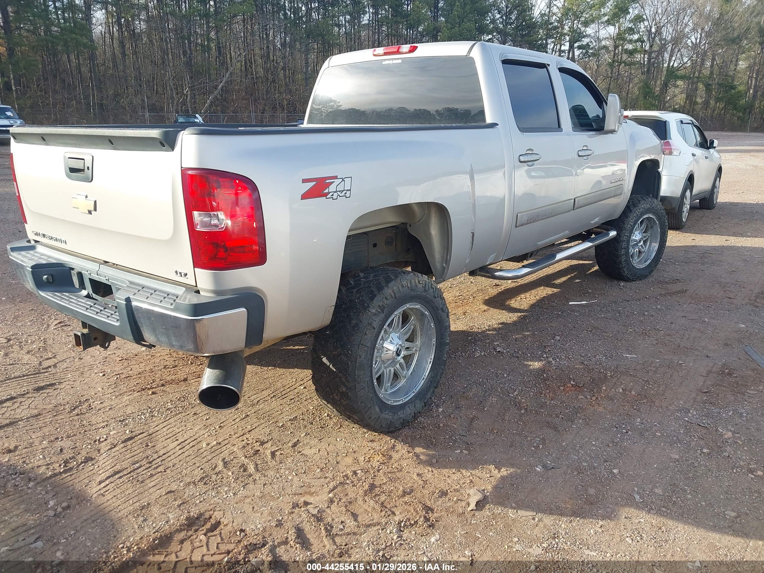 CHEVROLET SILVERADO image 4