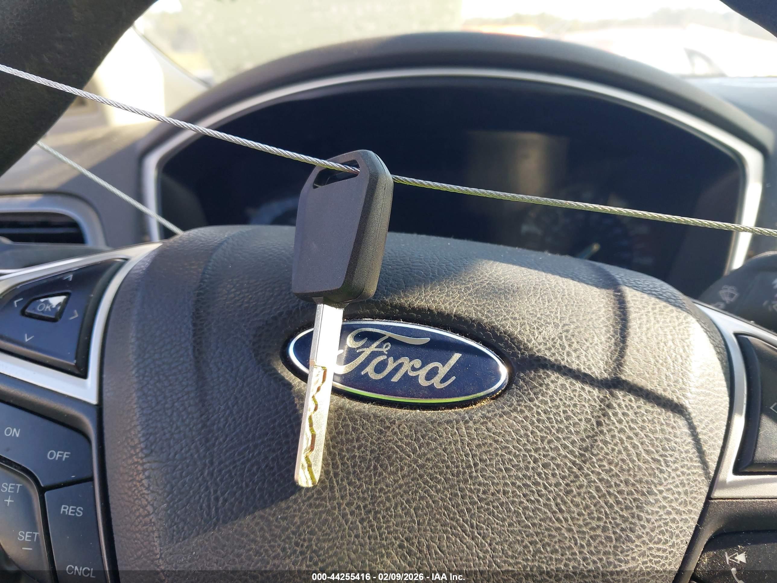 FORD FUSION image 11