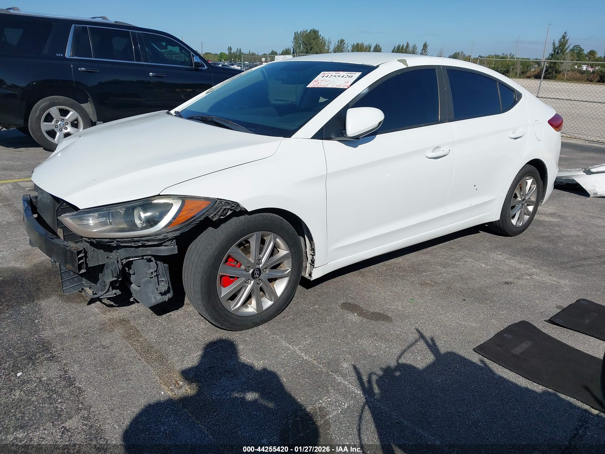 HYUNDAI ELANTRA image 2