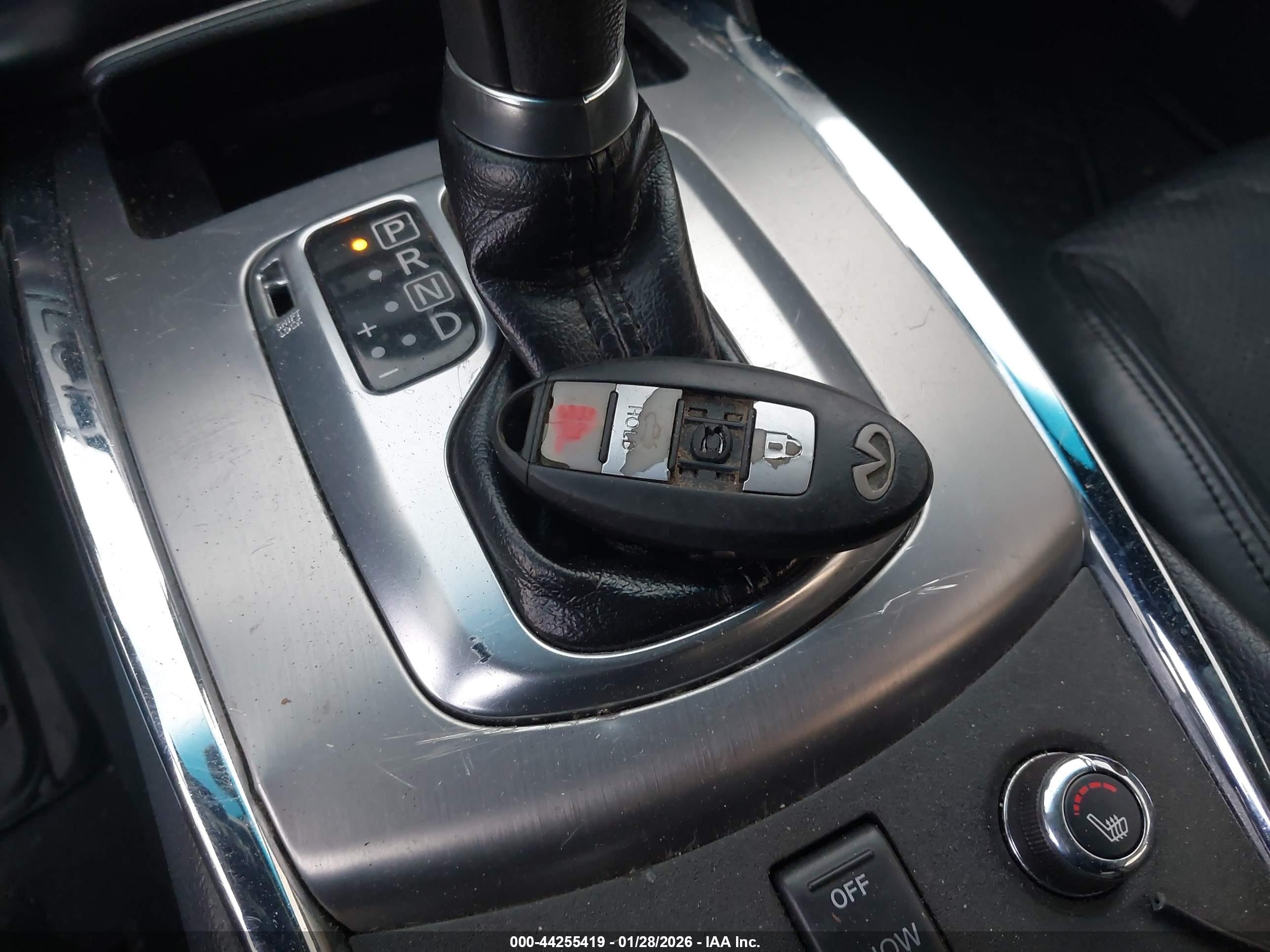 INFINITI G37 image 11