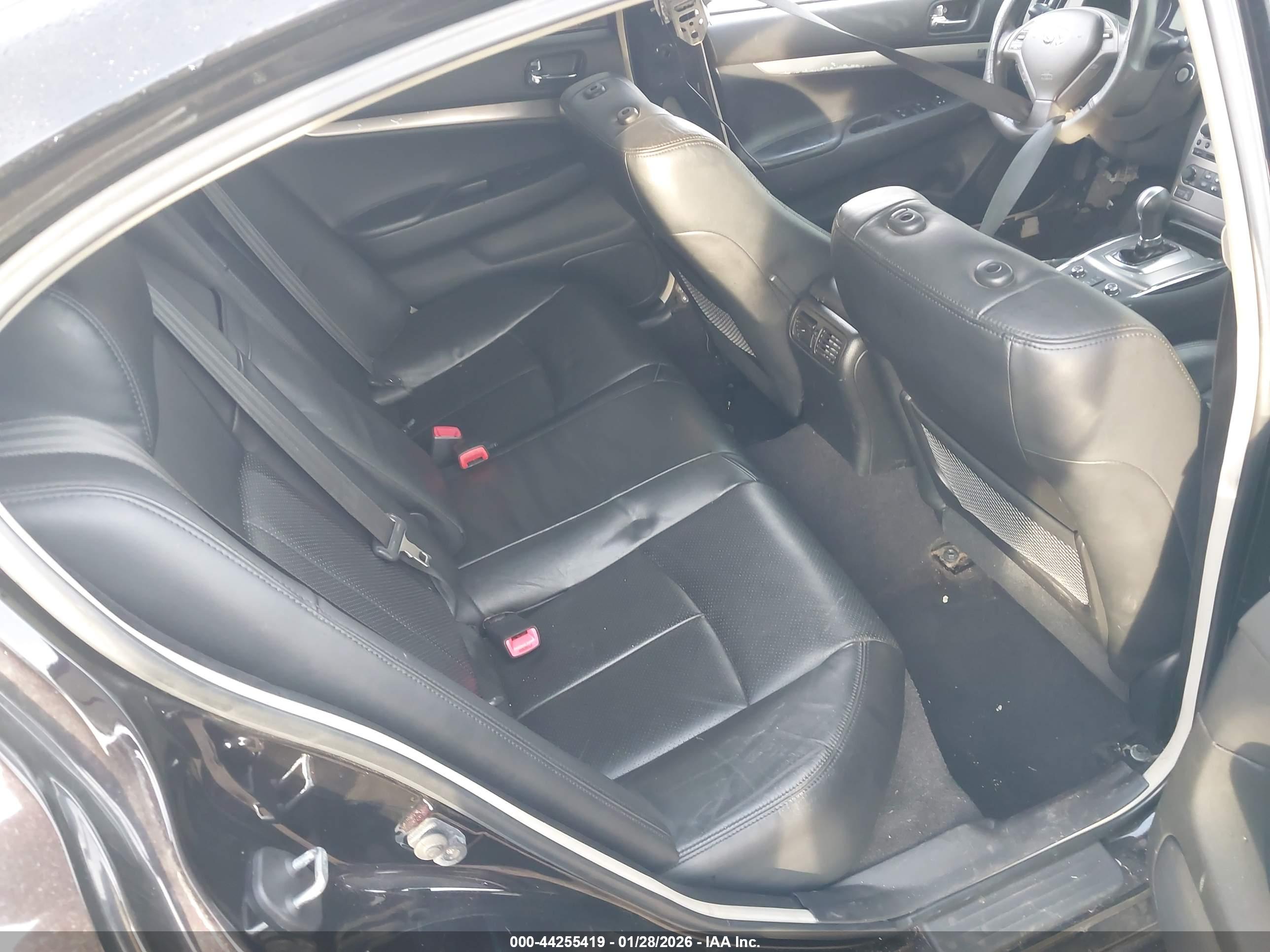 INFINITI G37 image 8