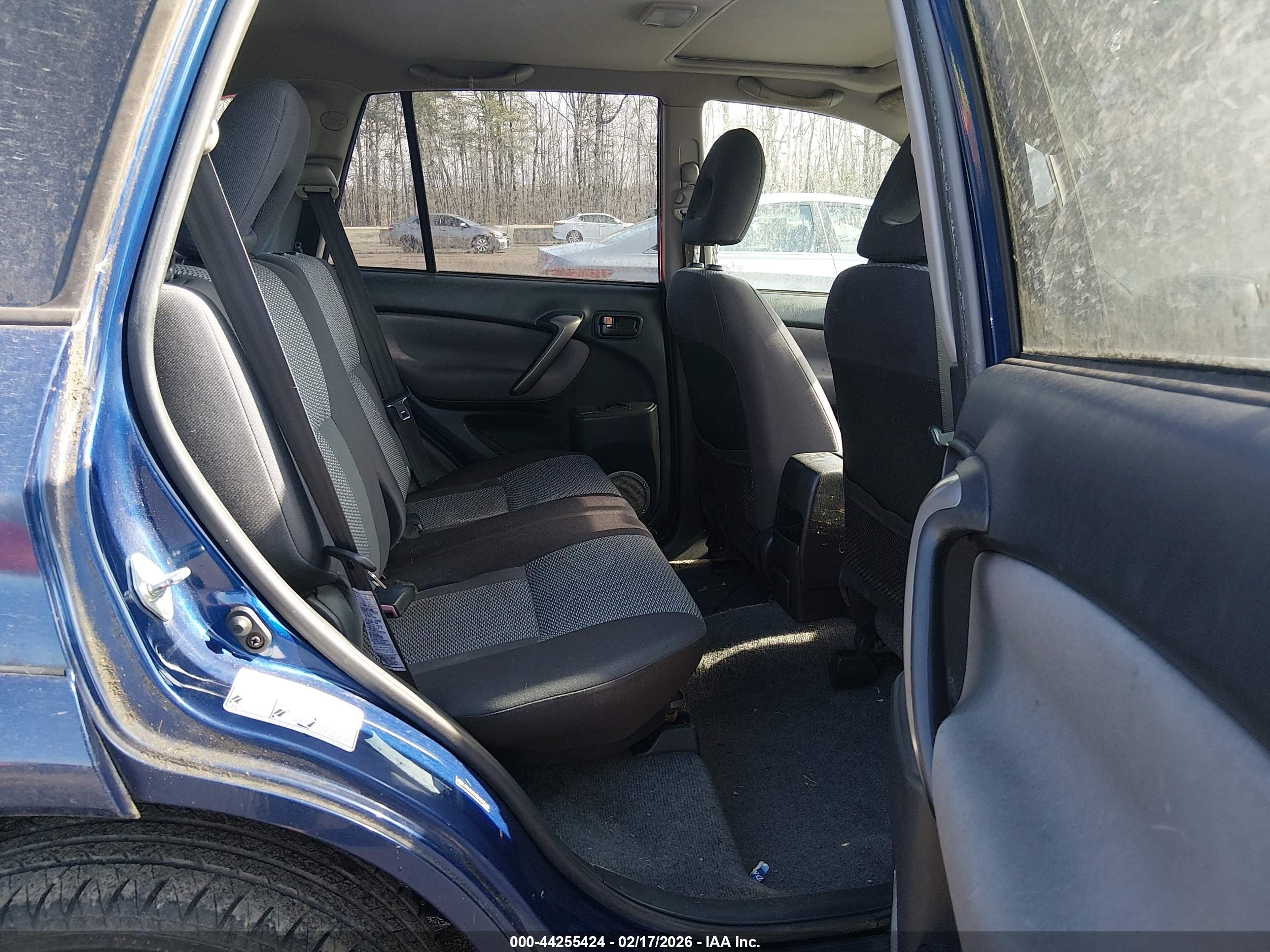 TOYOTA RAV4 image 8
