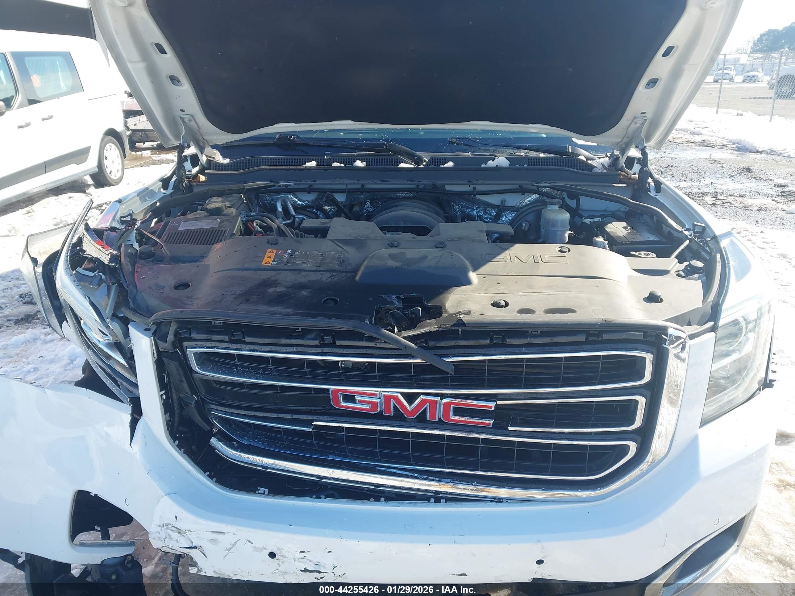 GMC YUKON image 10
