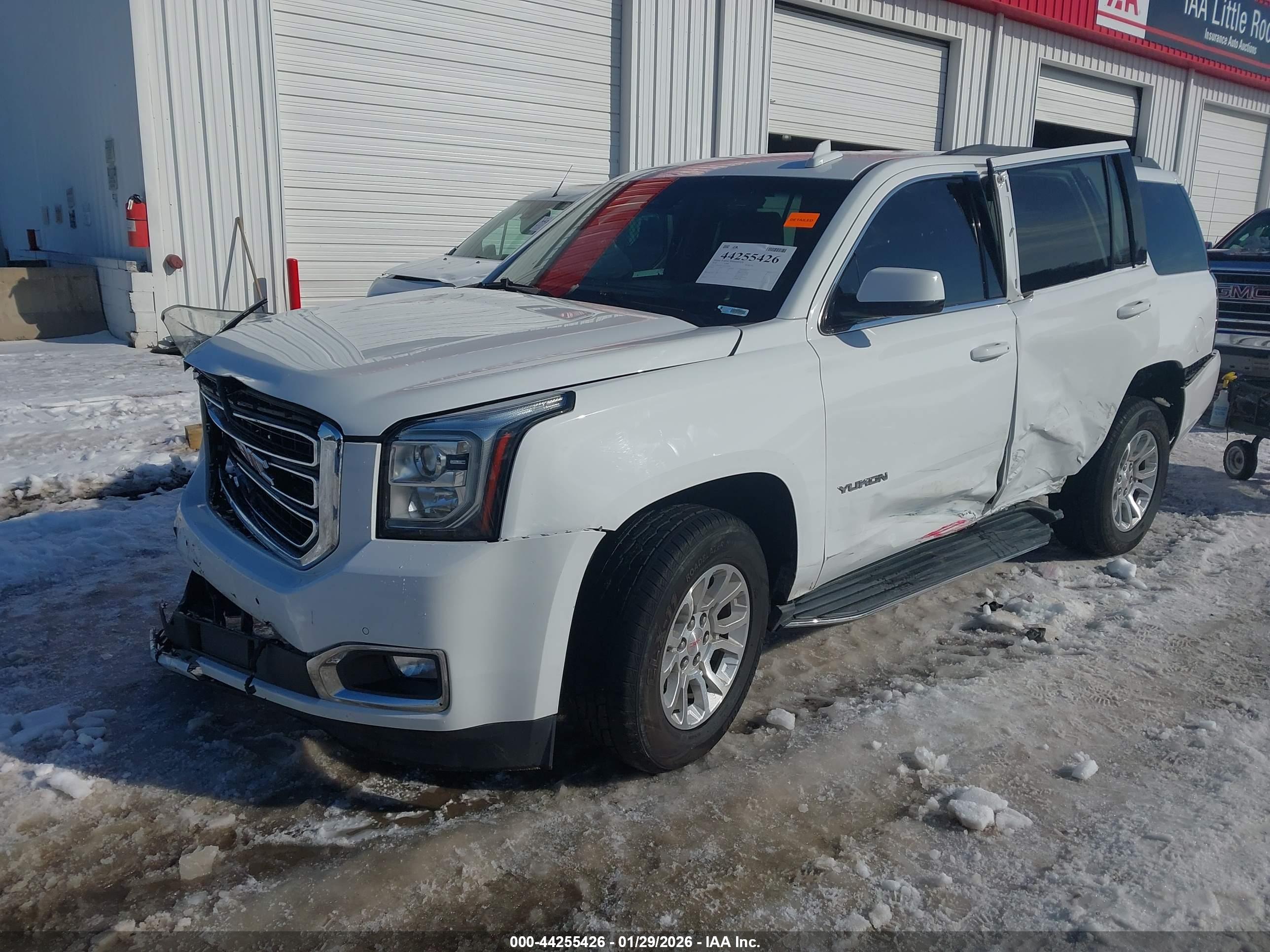 GMC YUKON image 2