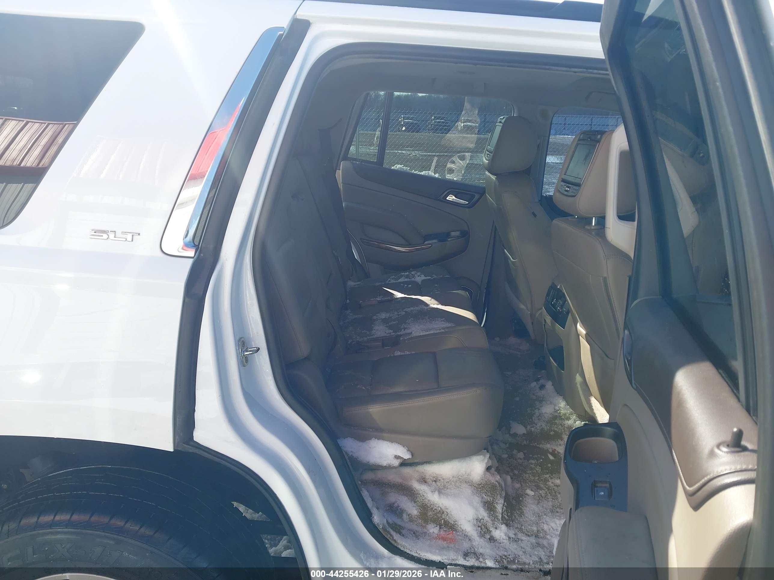 GMC YUKON image 8