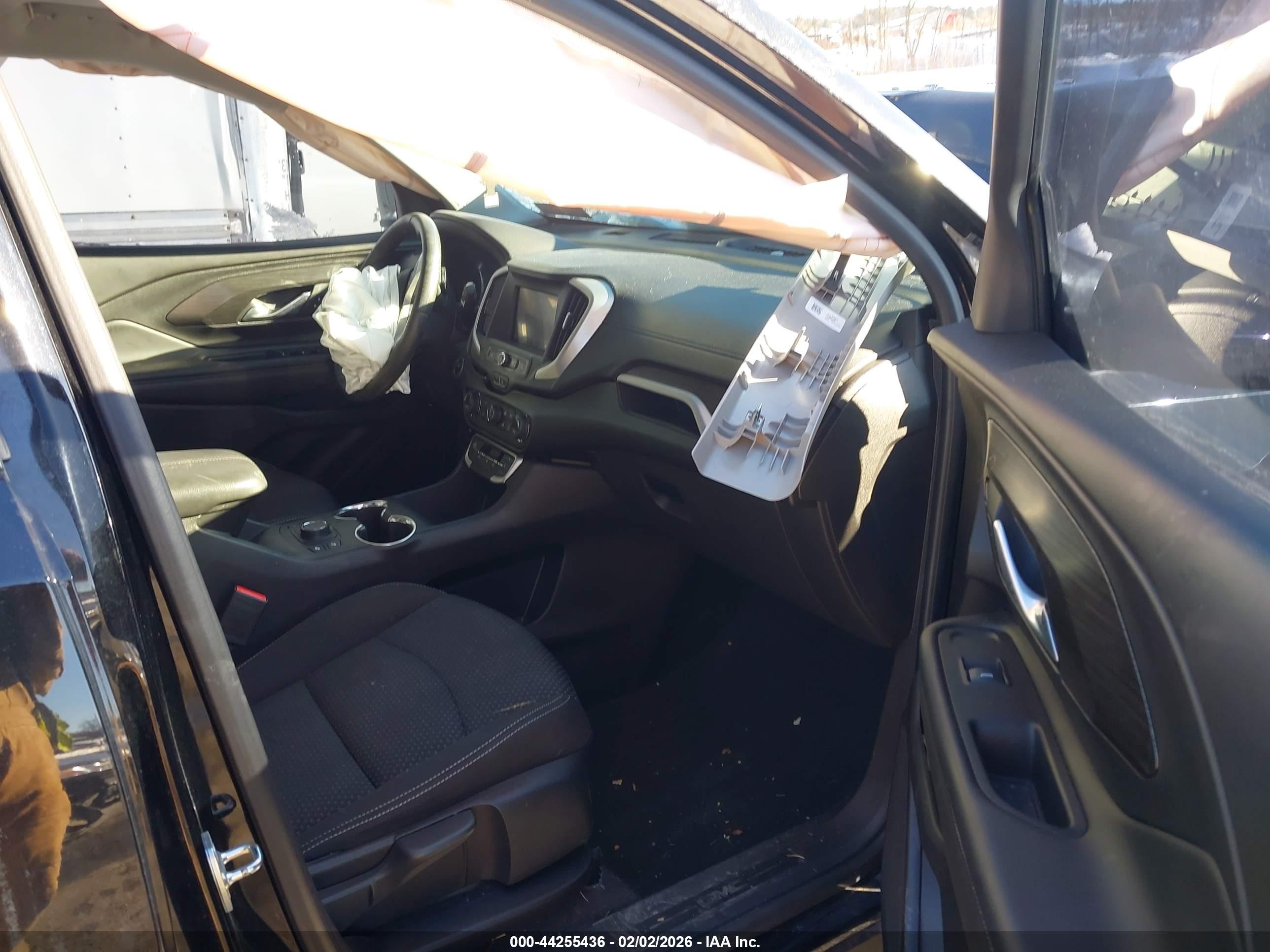 GMC TERRAIN image 5