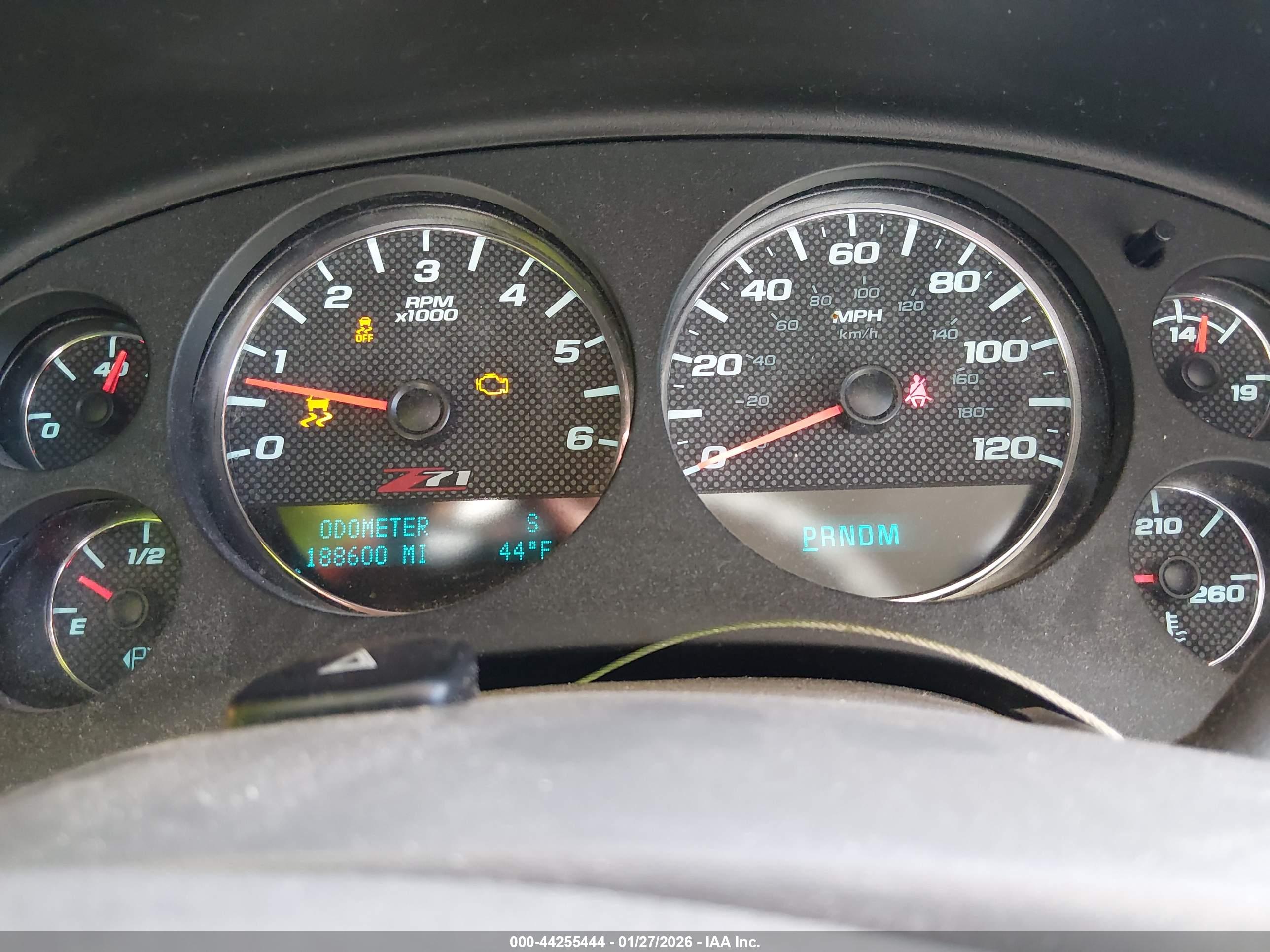 CHEVROLET SUBURBAN image 7