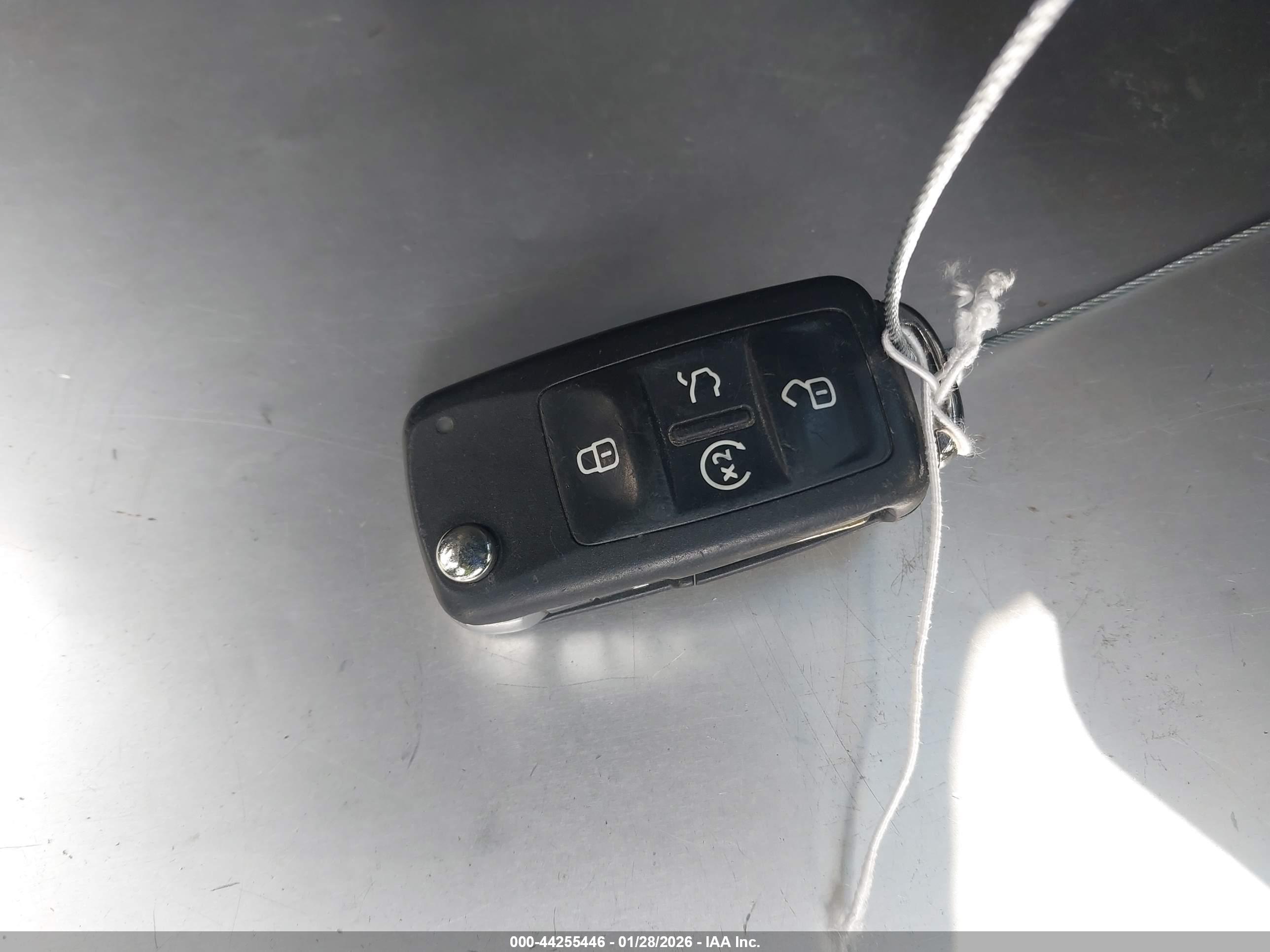 VOLKSWAGEN PASSAT image 11