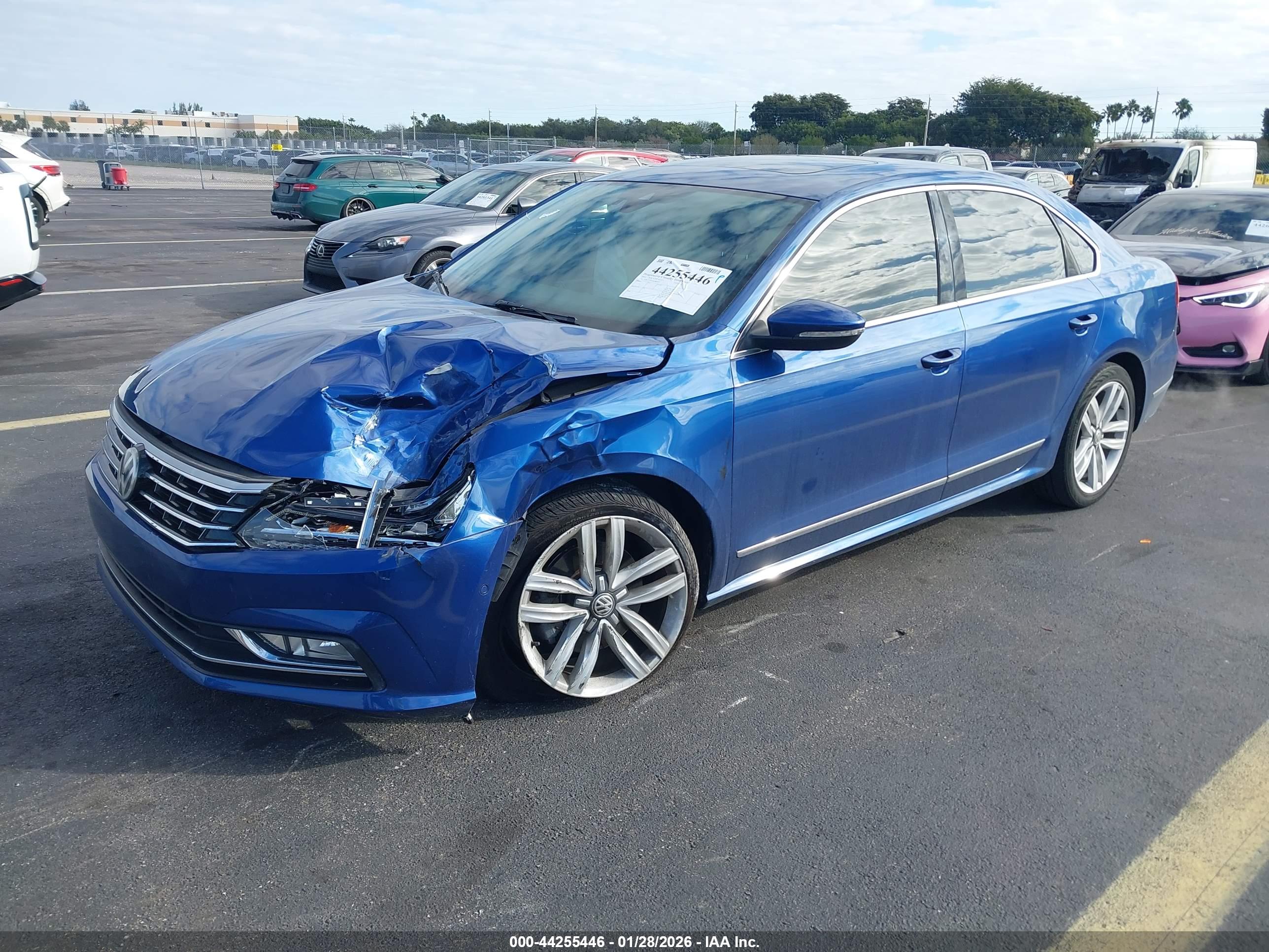 VOLKSWAGEN PASSAT image 2