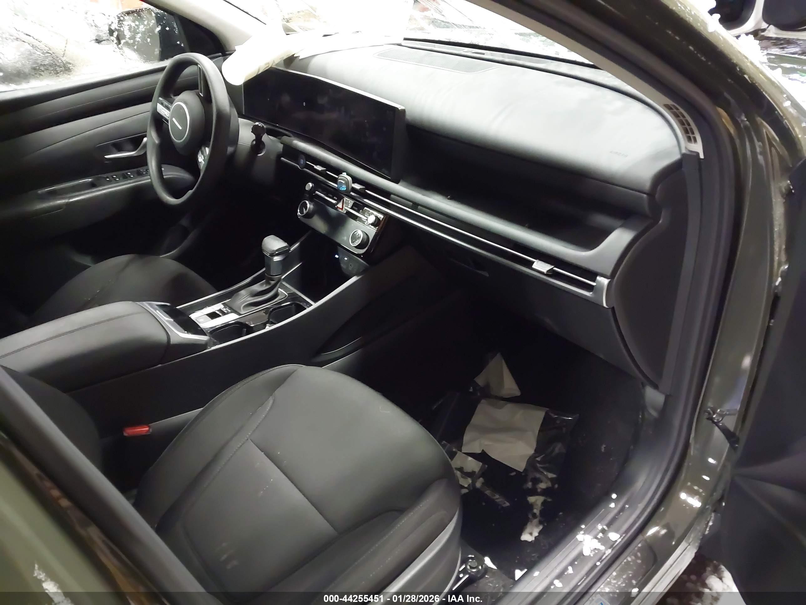 HYUNDAI TUCSON image 5
