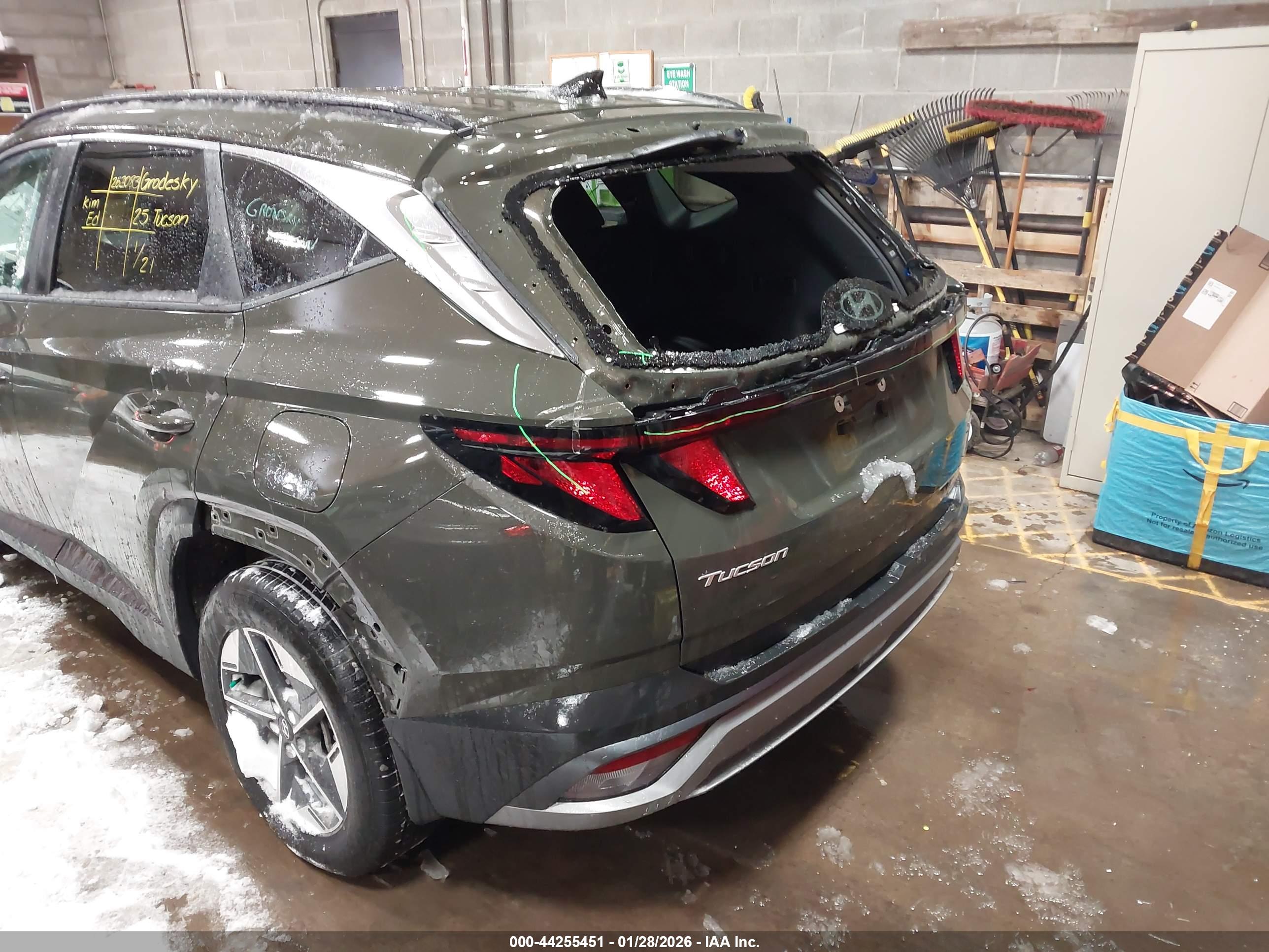 HYUNDAI TUCSON image 6