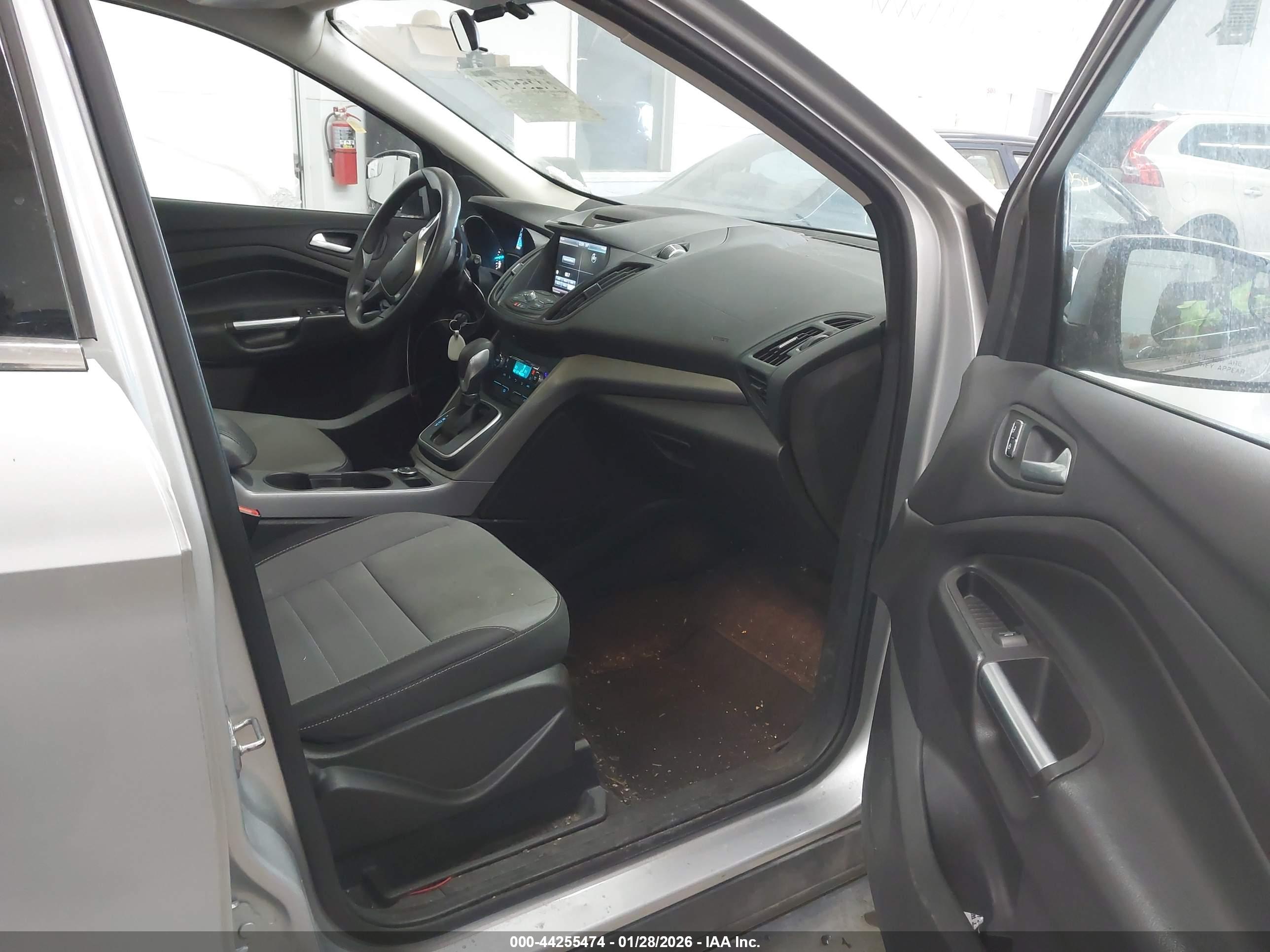 FORD ESCAPE image 5