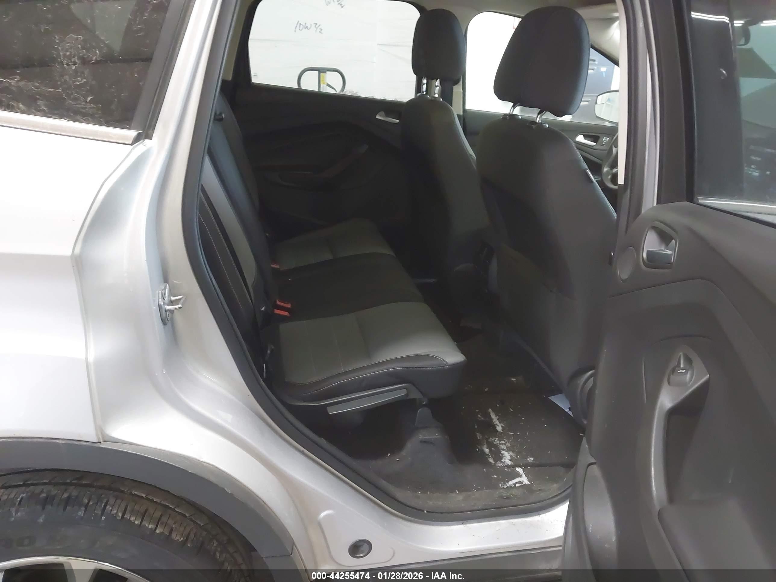 FORD ESCAPE image 8