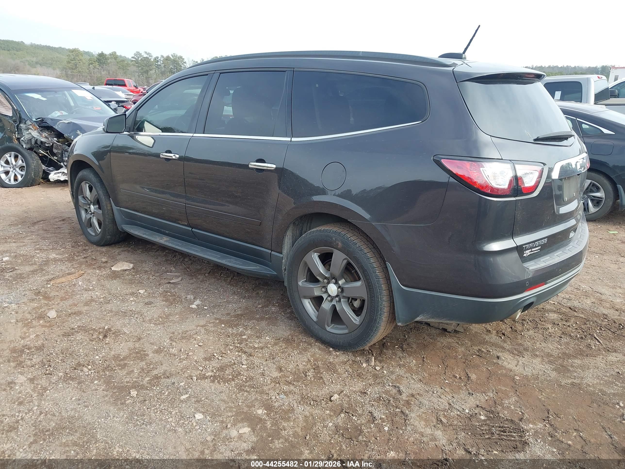 CHEVROLET TRAVERSE image 3