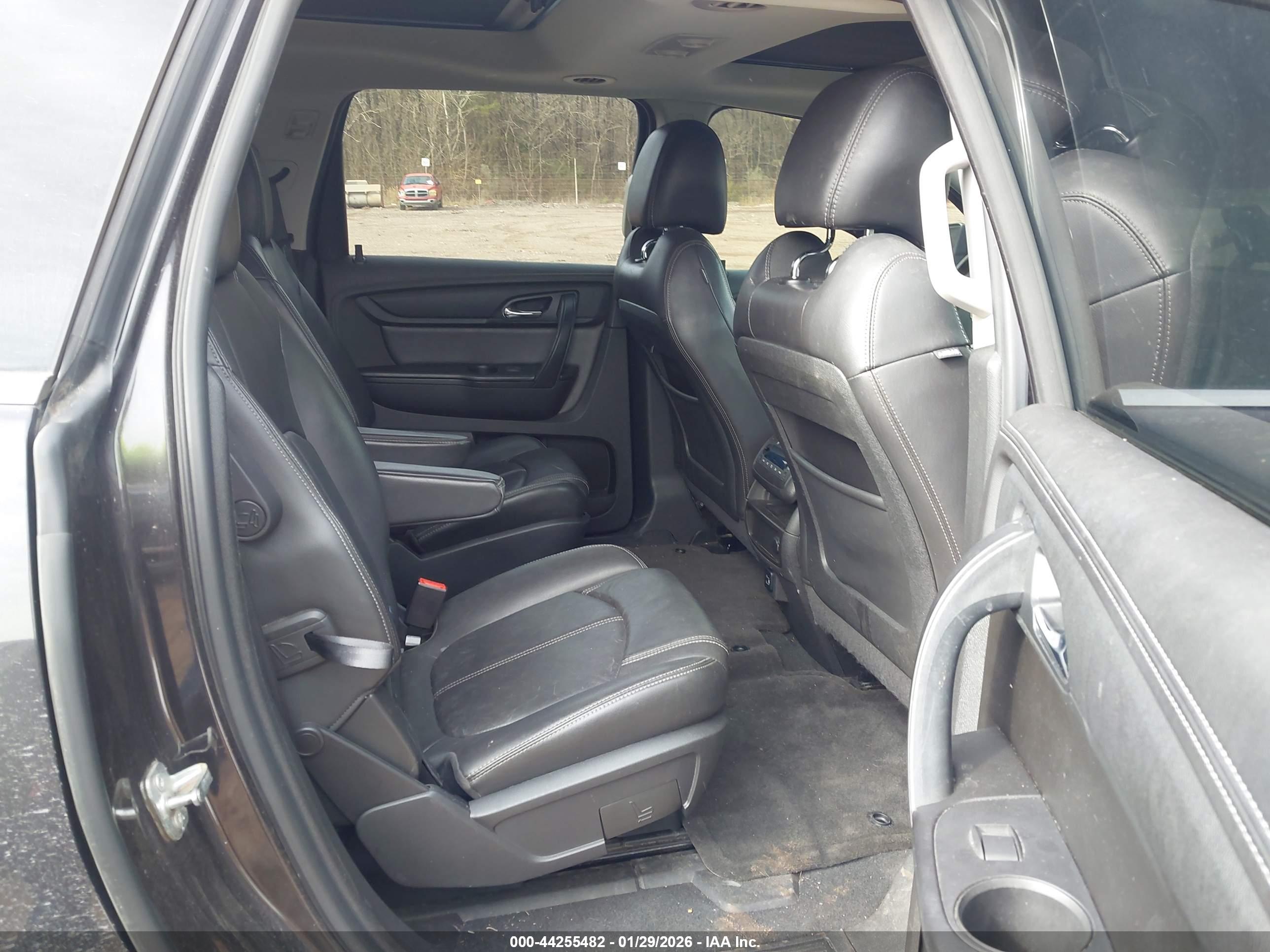 CHEVROLET TRAVERSE image 8