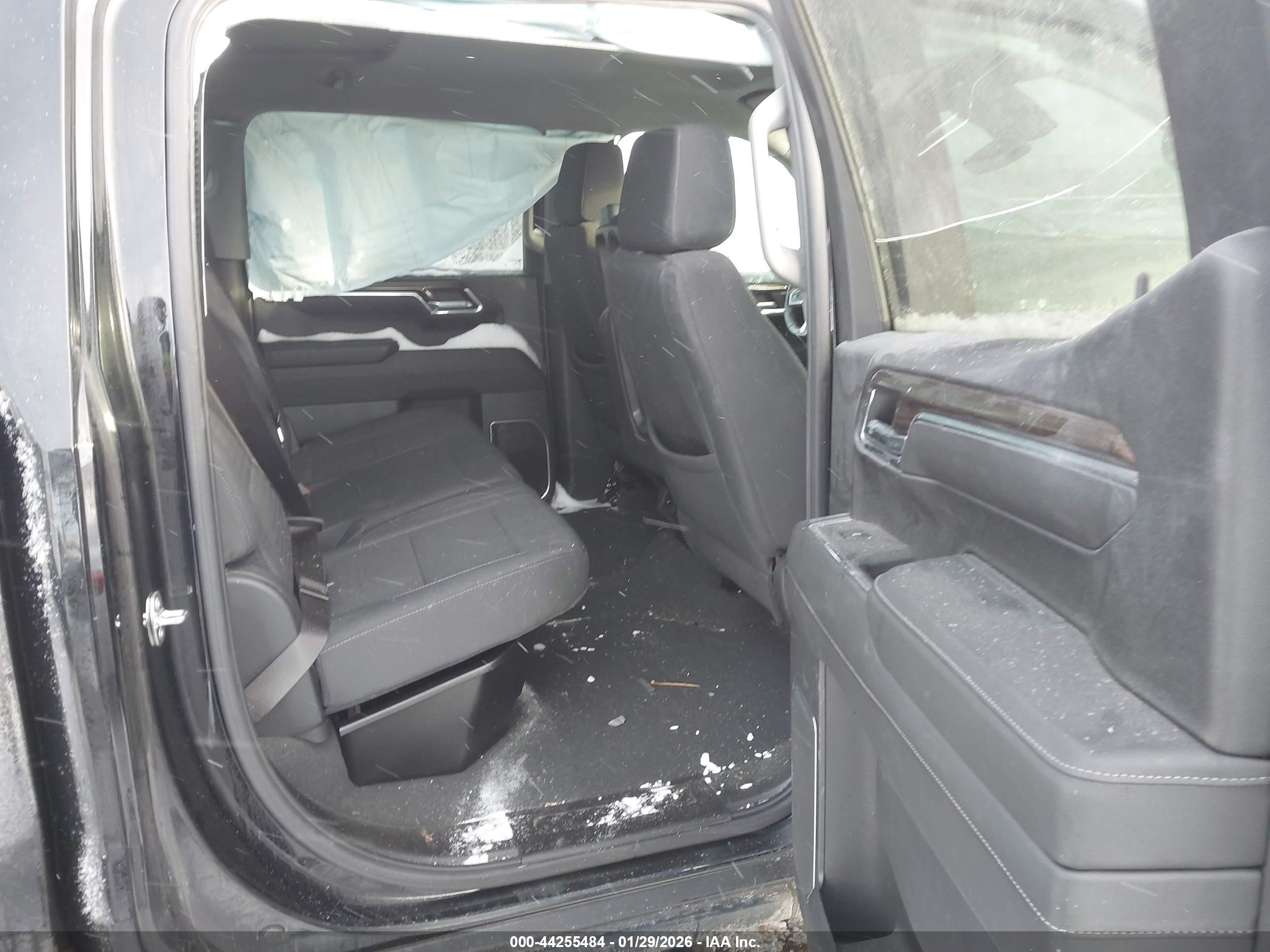 CHEVROLET SILVERADO image 8