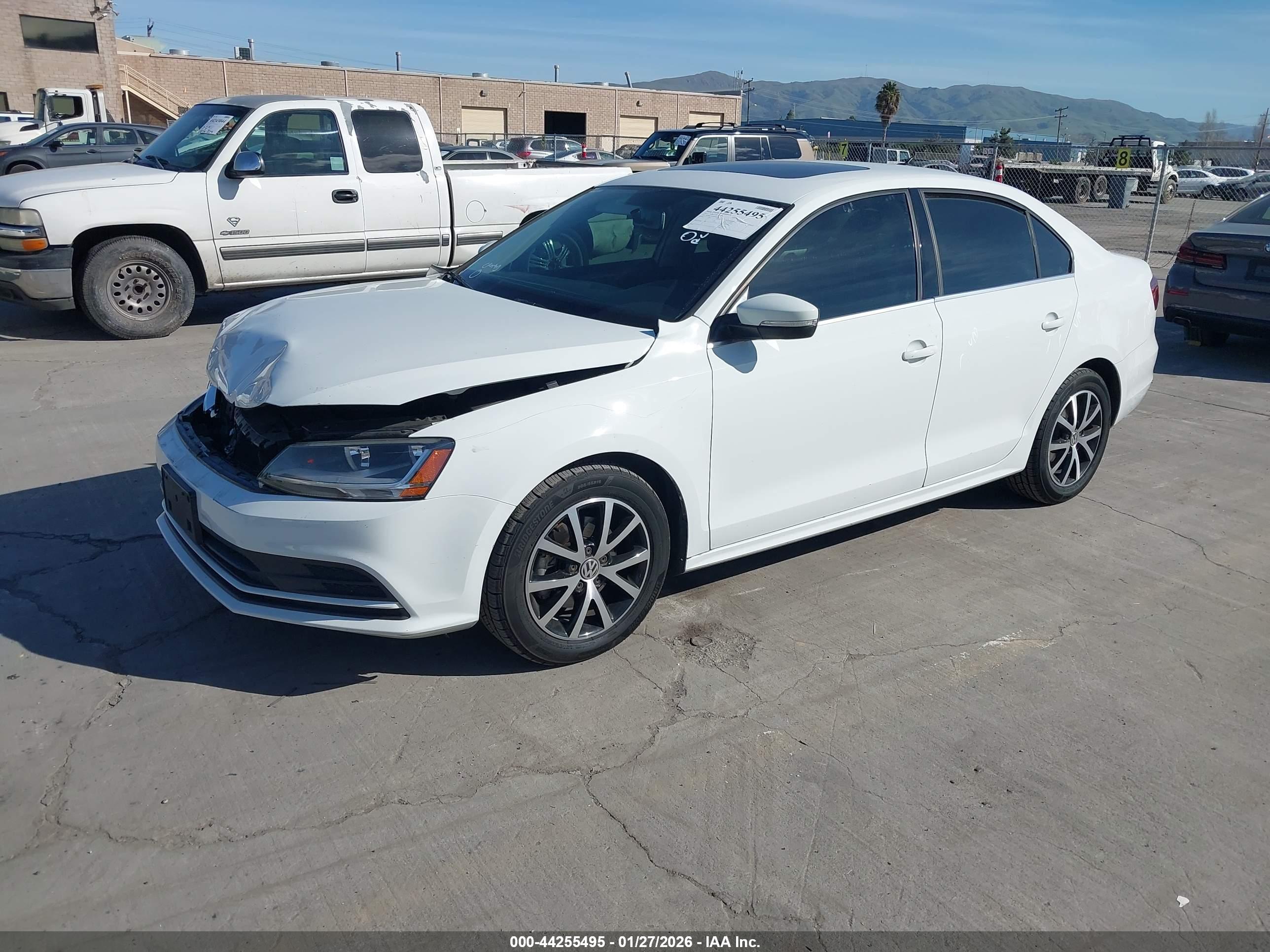 VOLKSWAGEN JETTA image 2