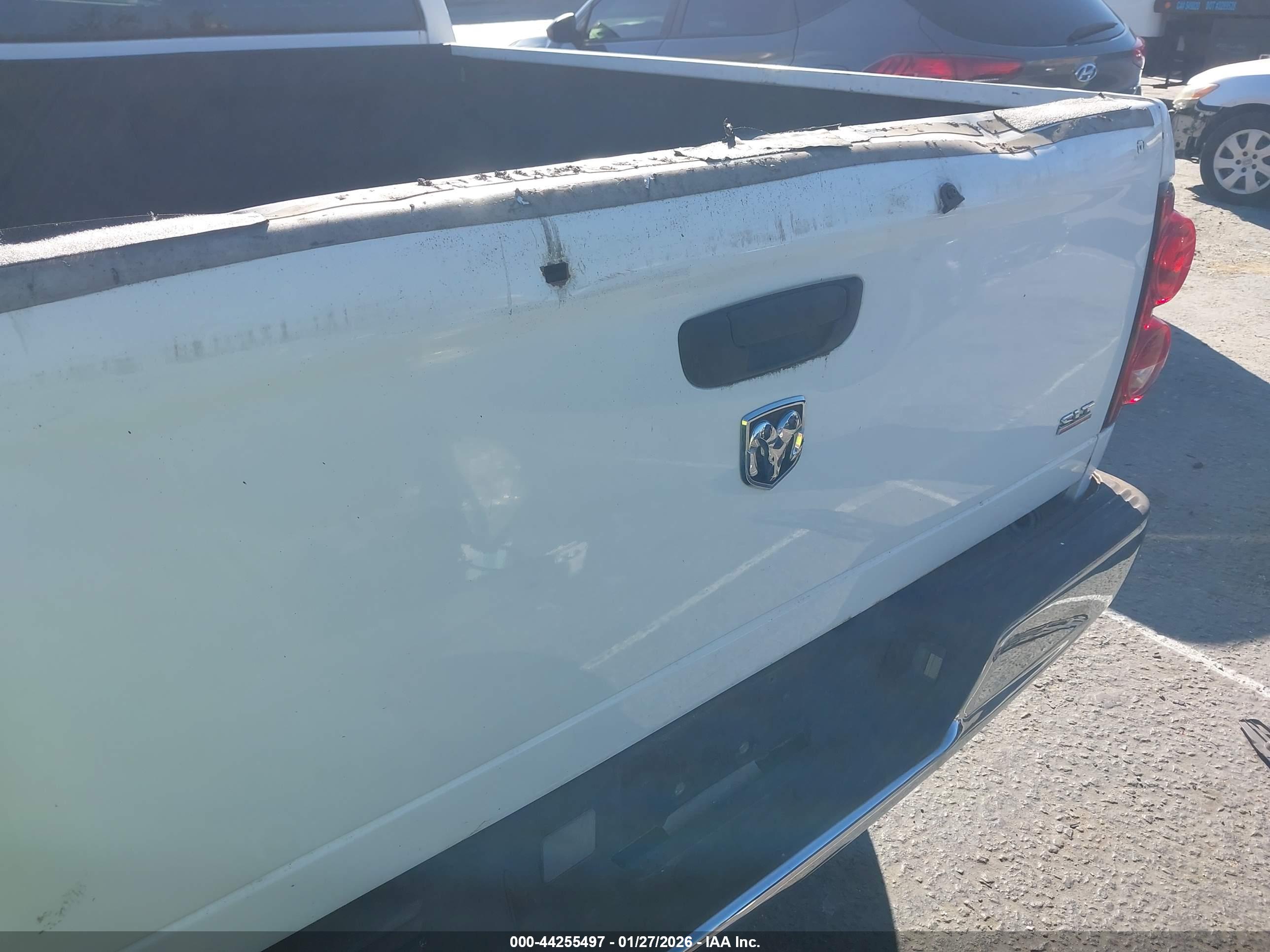 DODGE RAM image 6
