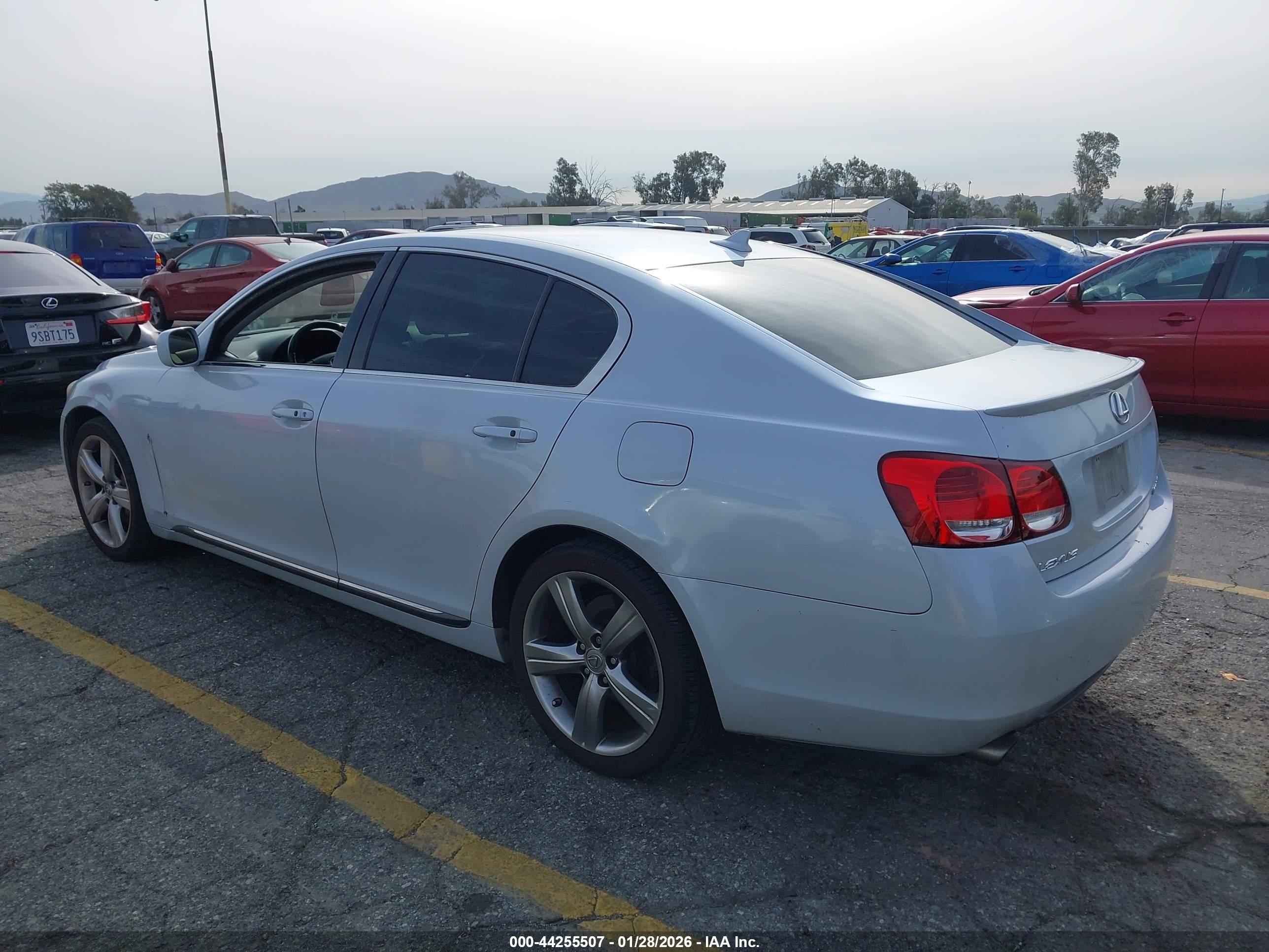 LEXUS GS image 3