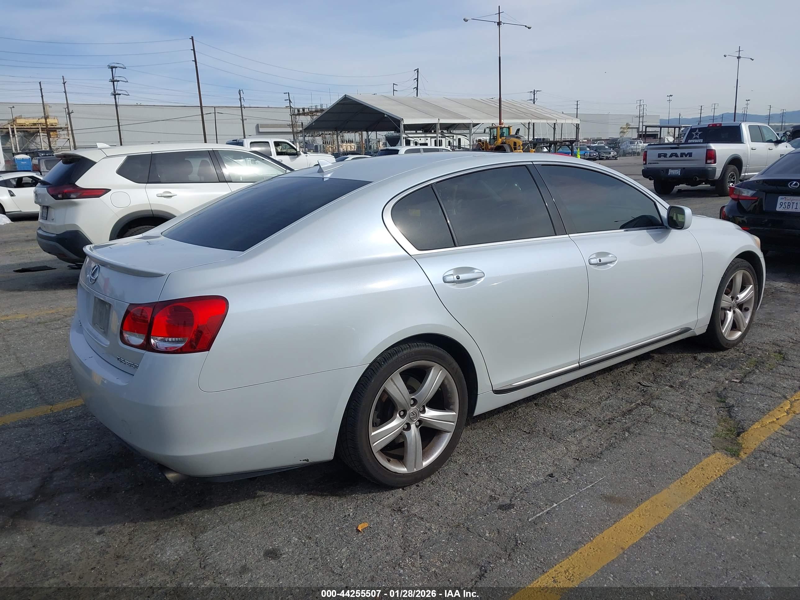 LEXUS GS image 4