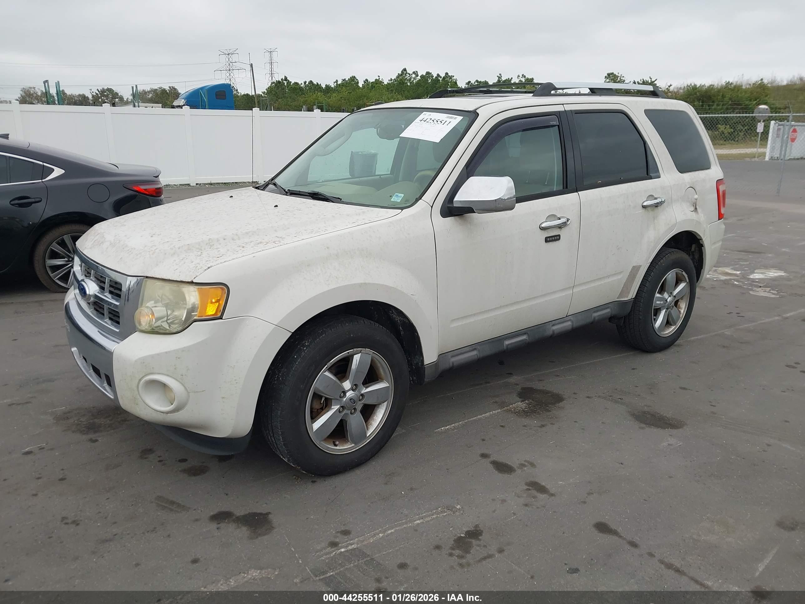 FORD ESCAPE image 2