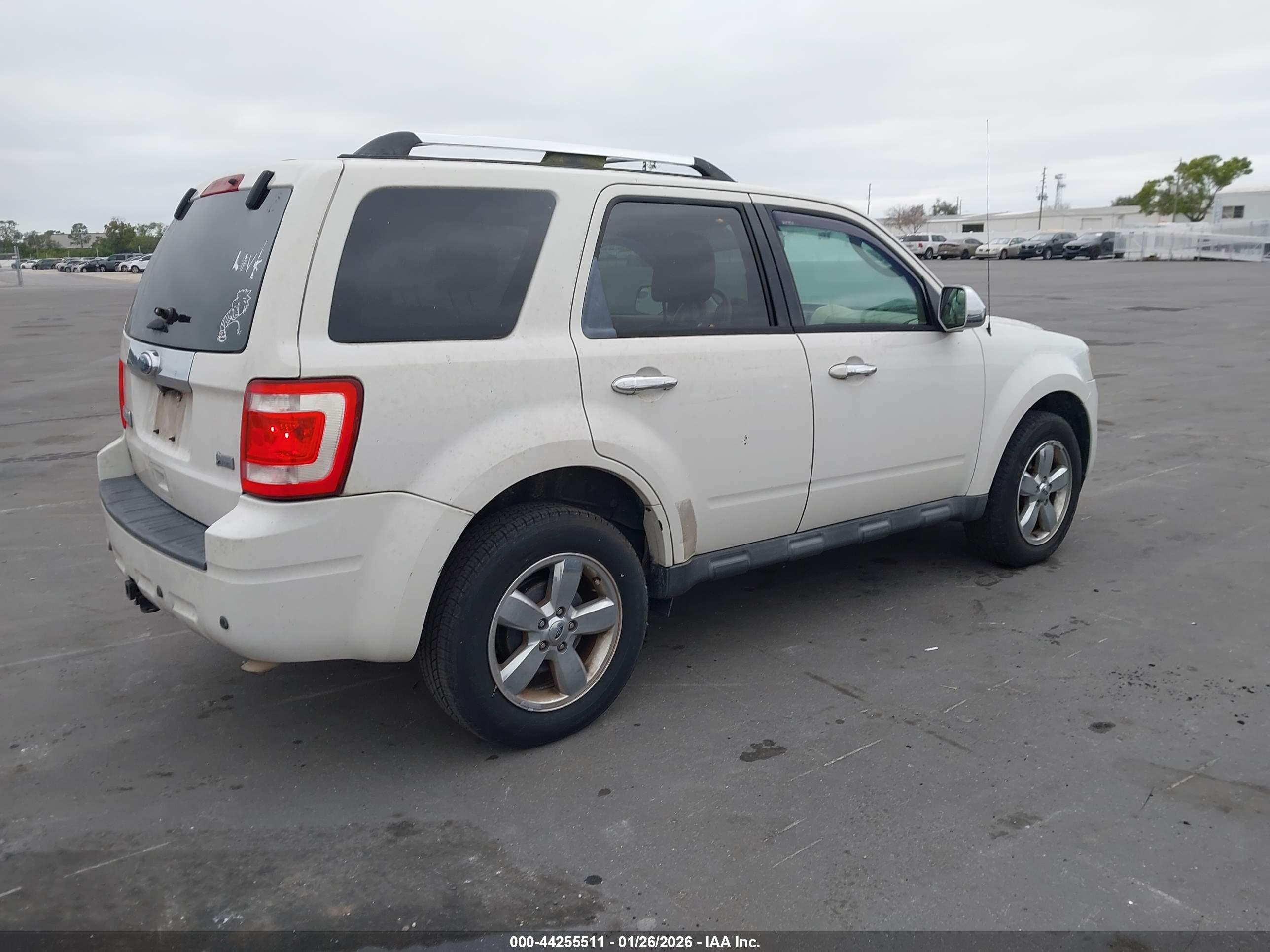 FORD ESCAPE image 4