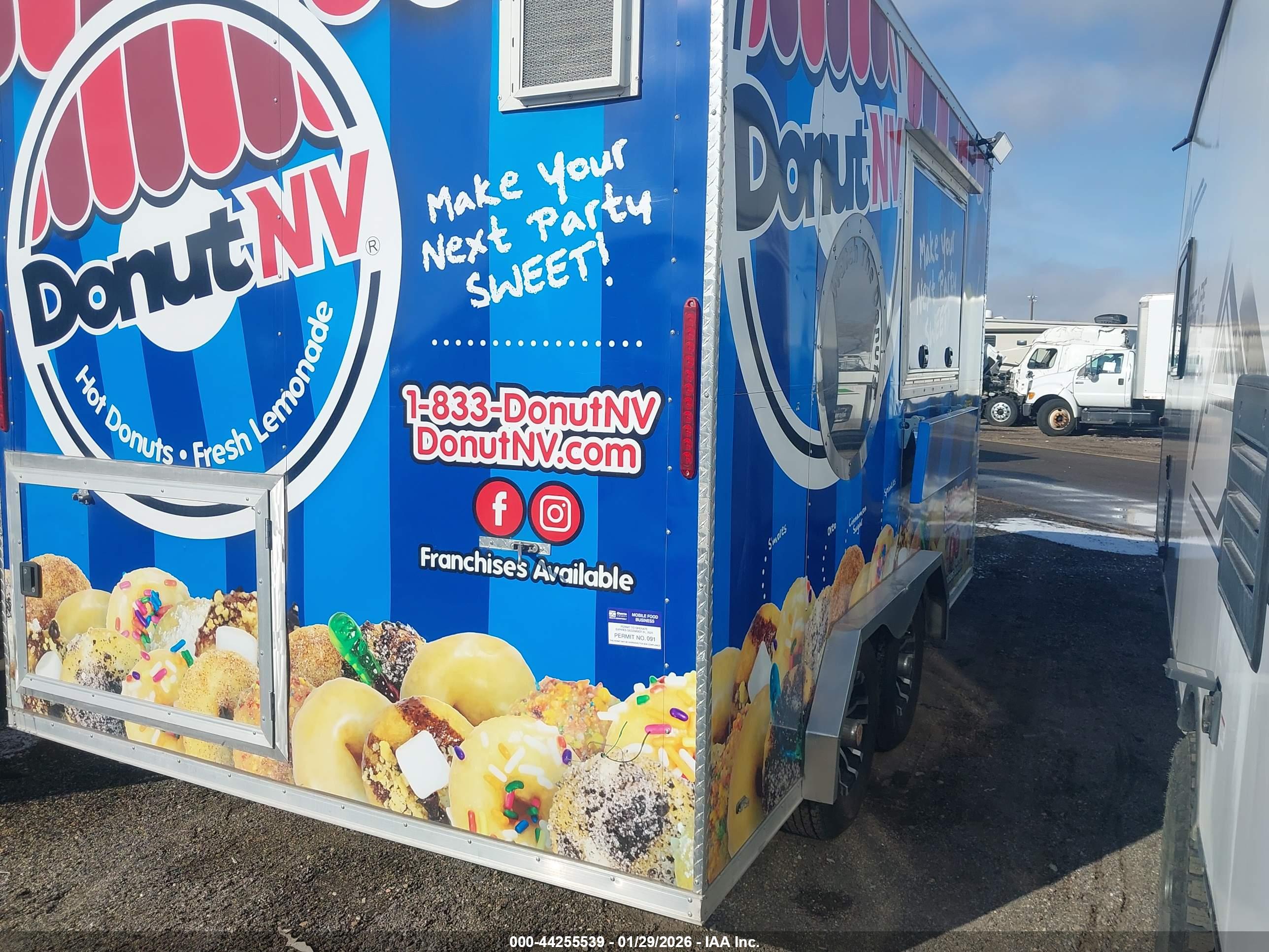TRAILER FAT image 4