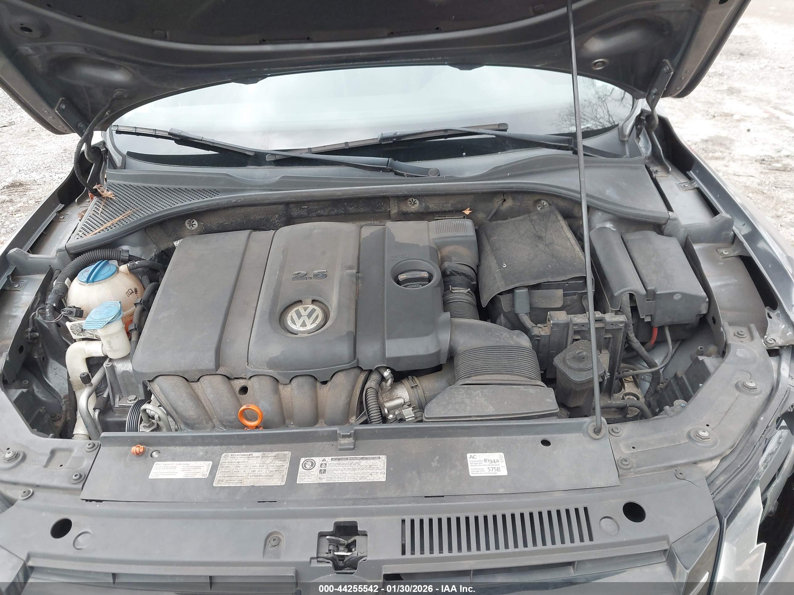 VOLKSWAGEN PASSAT image 10