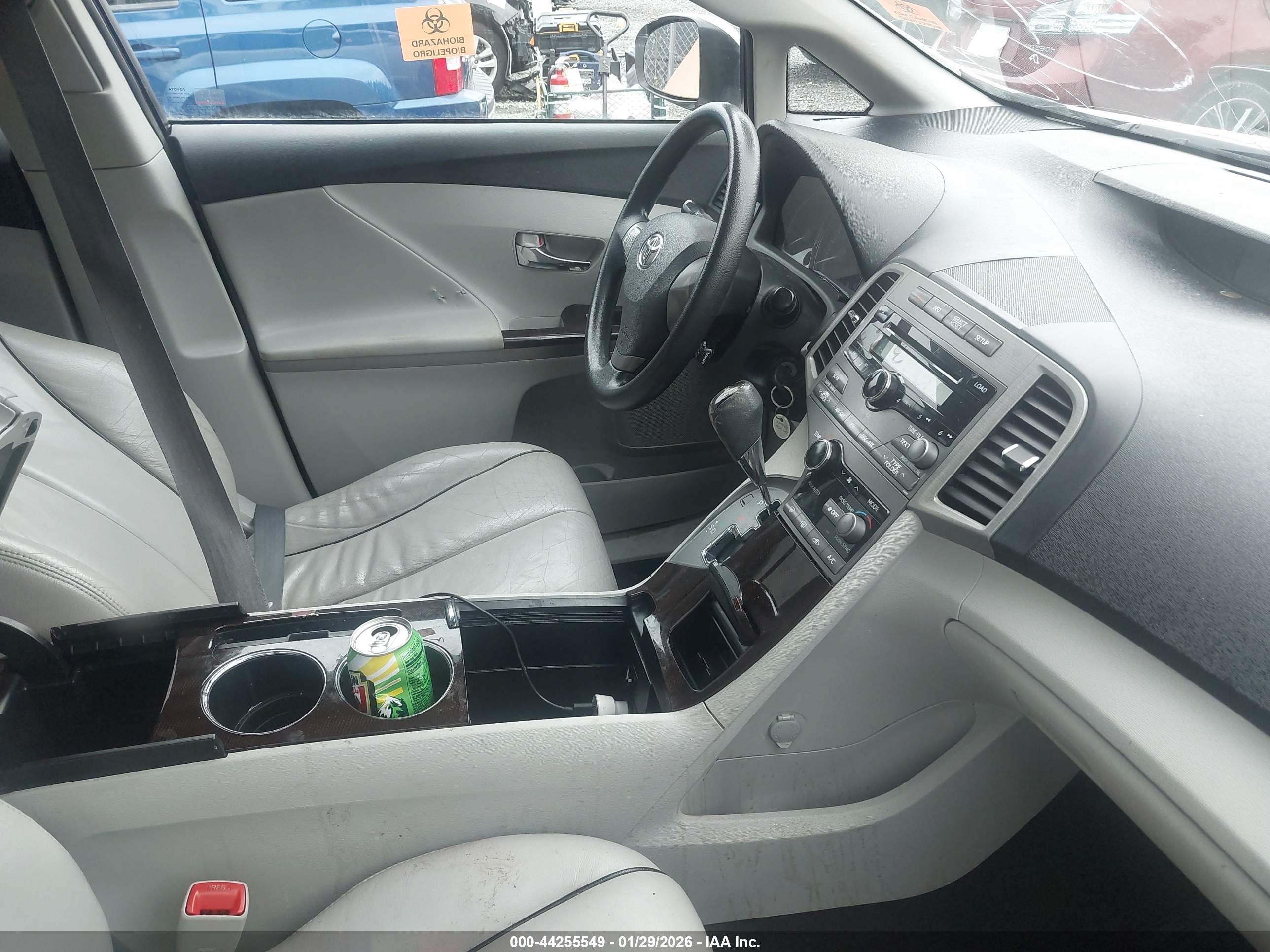 TOYOTA VENZA image 5