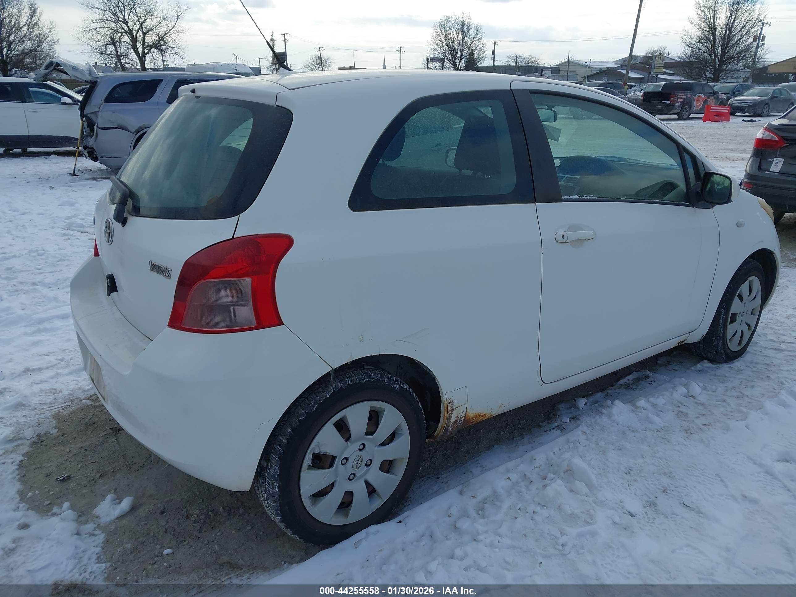 TOYOTA YARIS image 4