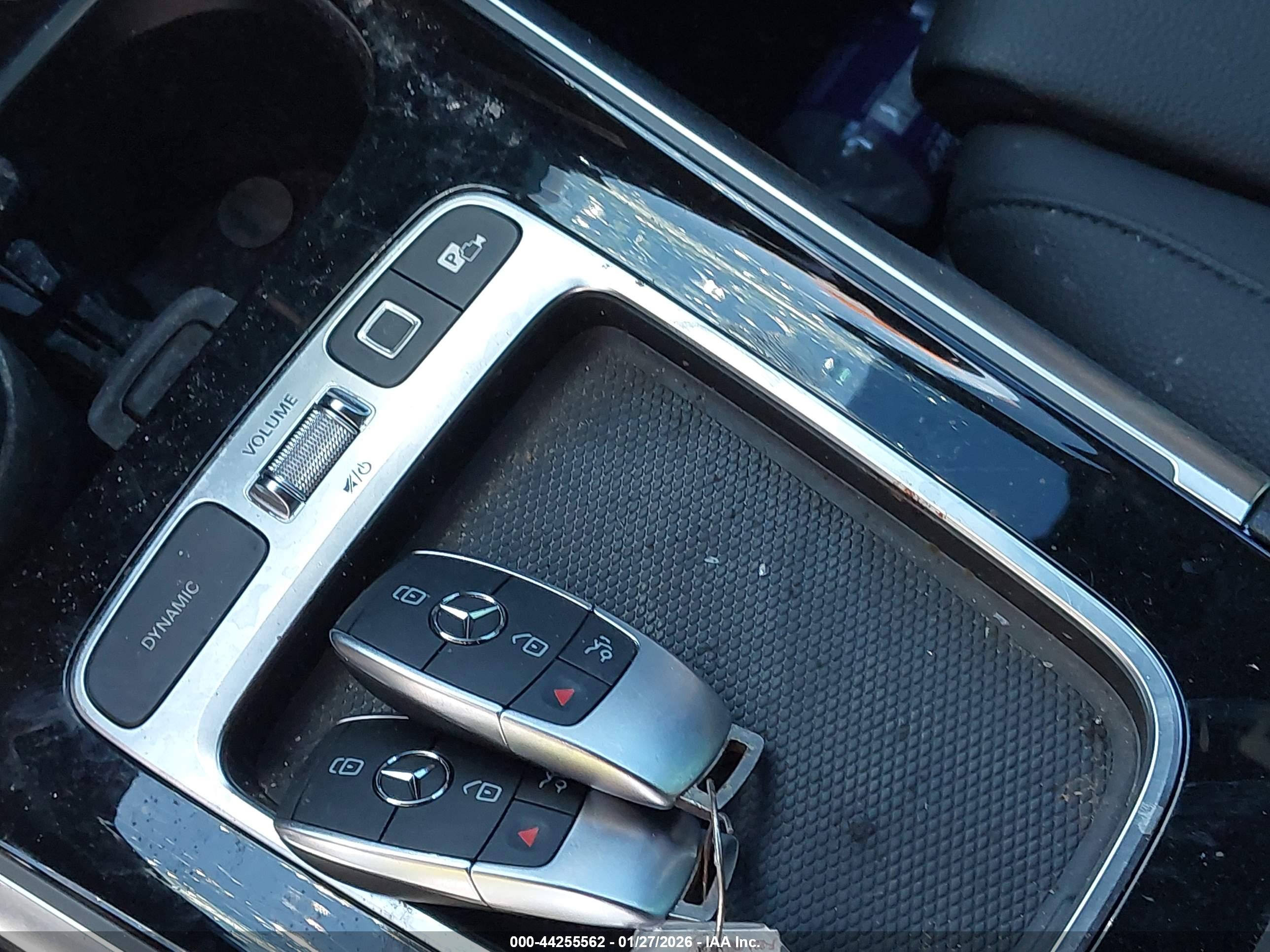 MERCEDES-BENZ GLB image 11