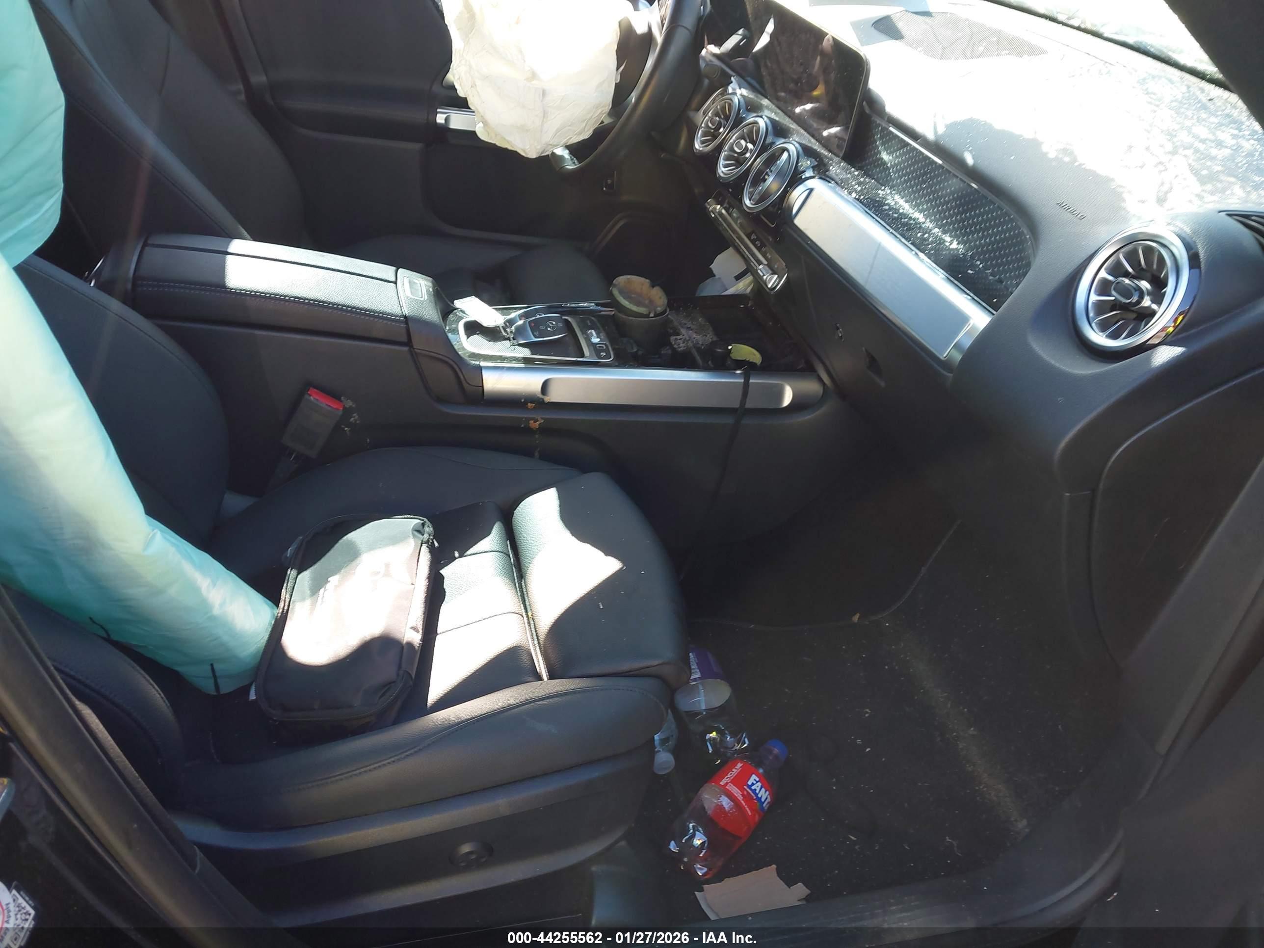 MERCEDES-BENZ GLB image 5