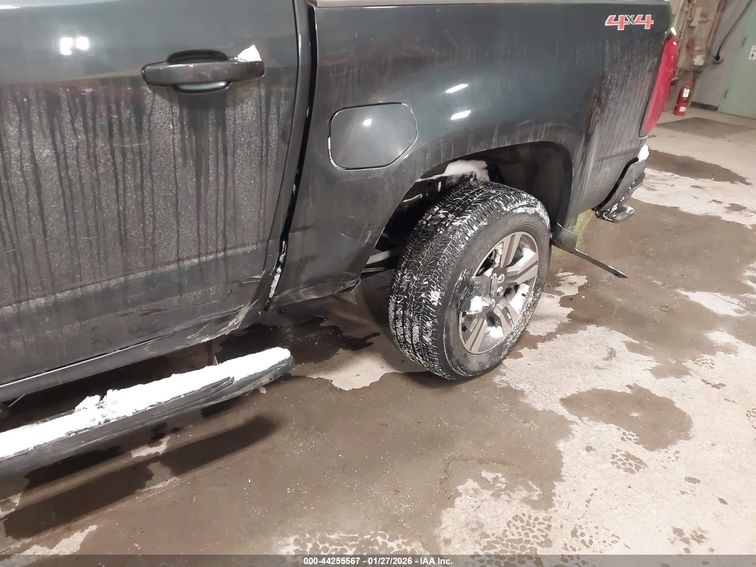 CHEVROLET COLORADO image 6