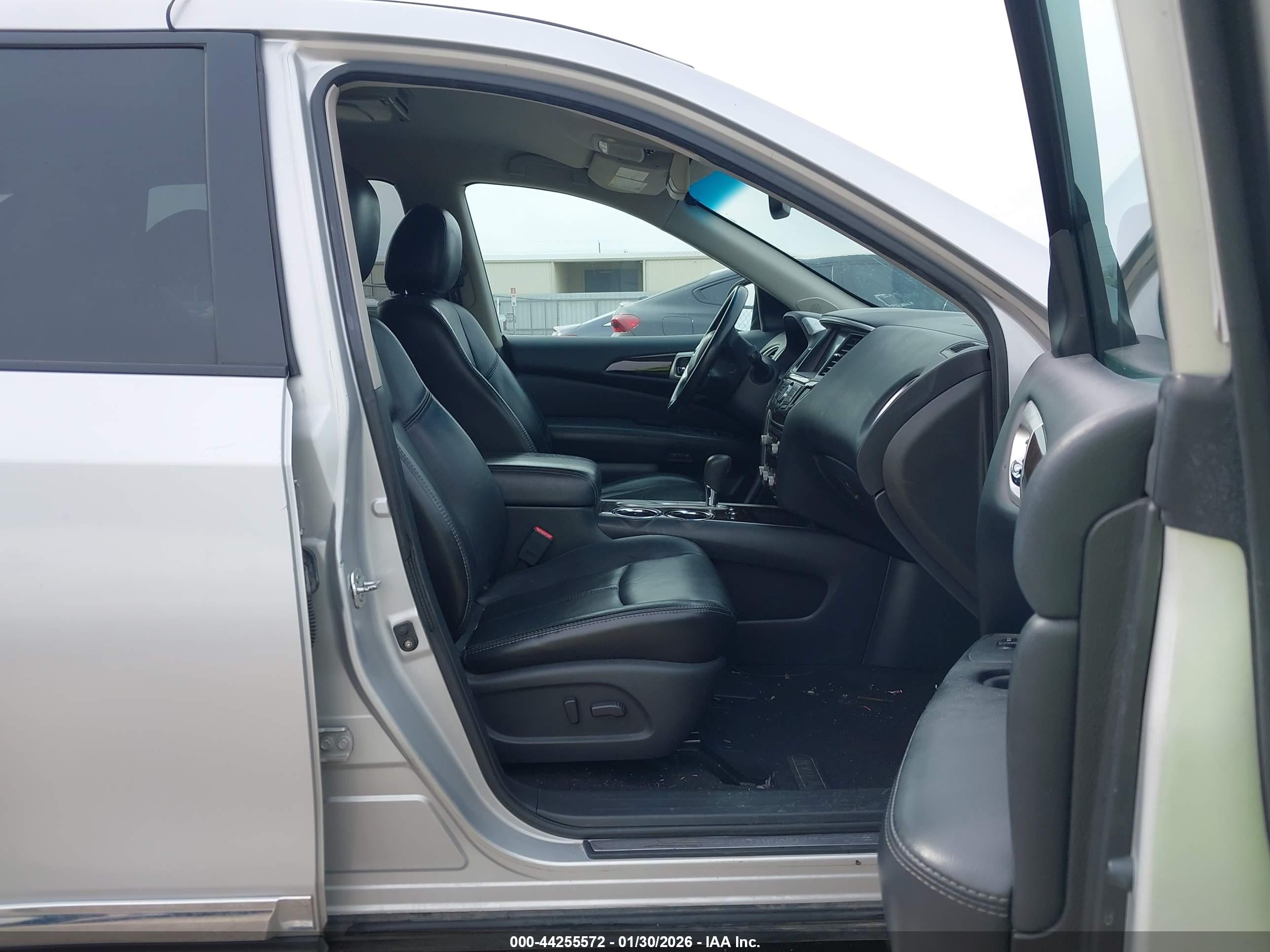 NISSAN PATHFINDER image 5