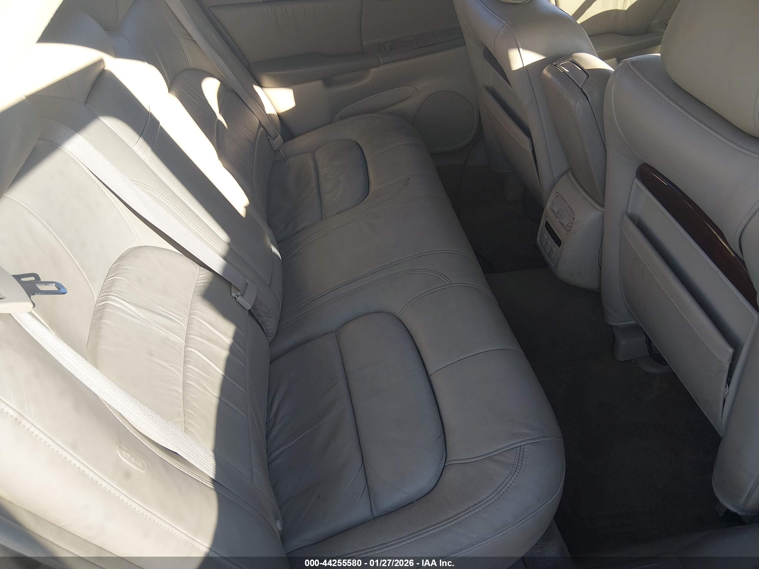 CADILLAC DEVILLE image 8